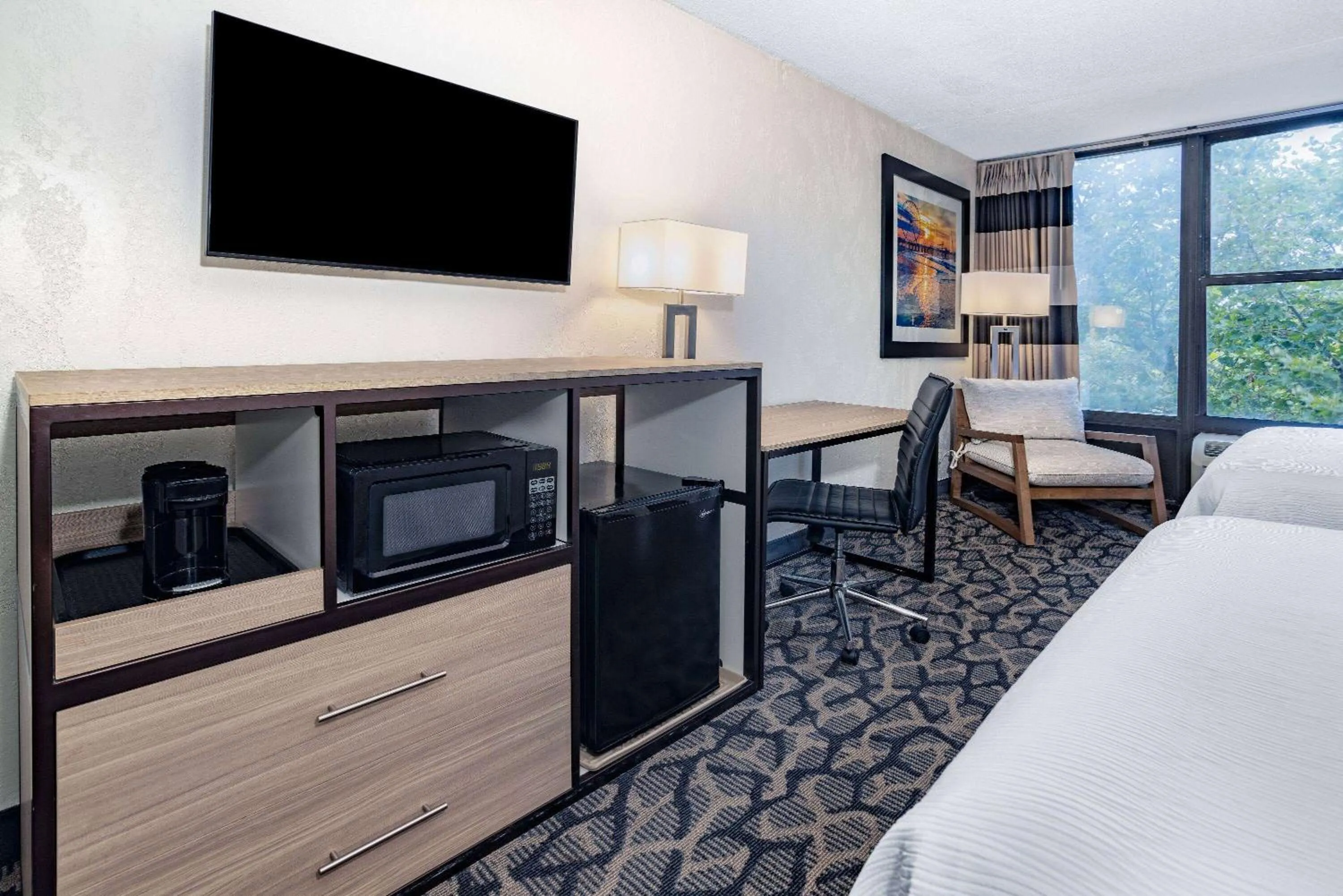 Photo of the whole room, Bed in Ramada by Wyndham West Atlantic City