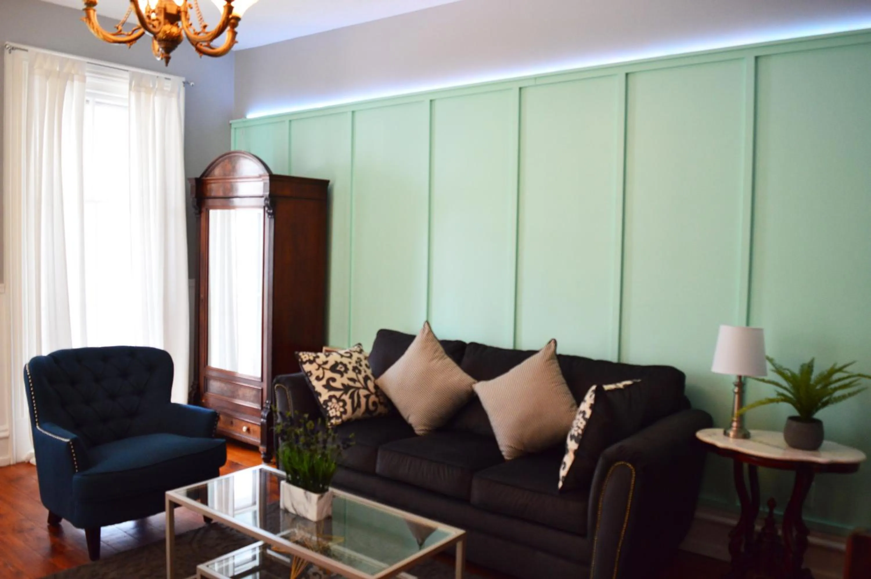 Living room in Mountain View Suites