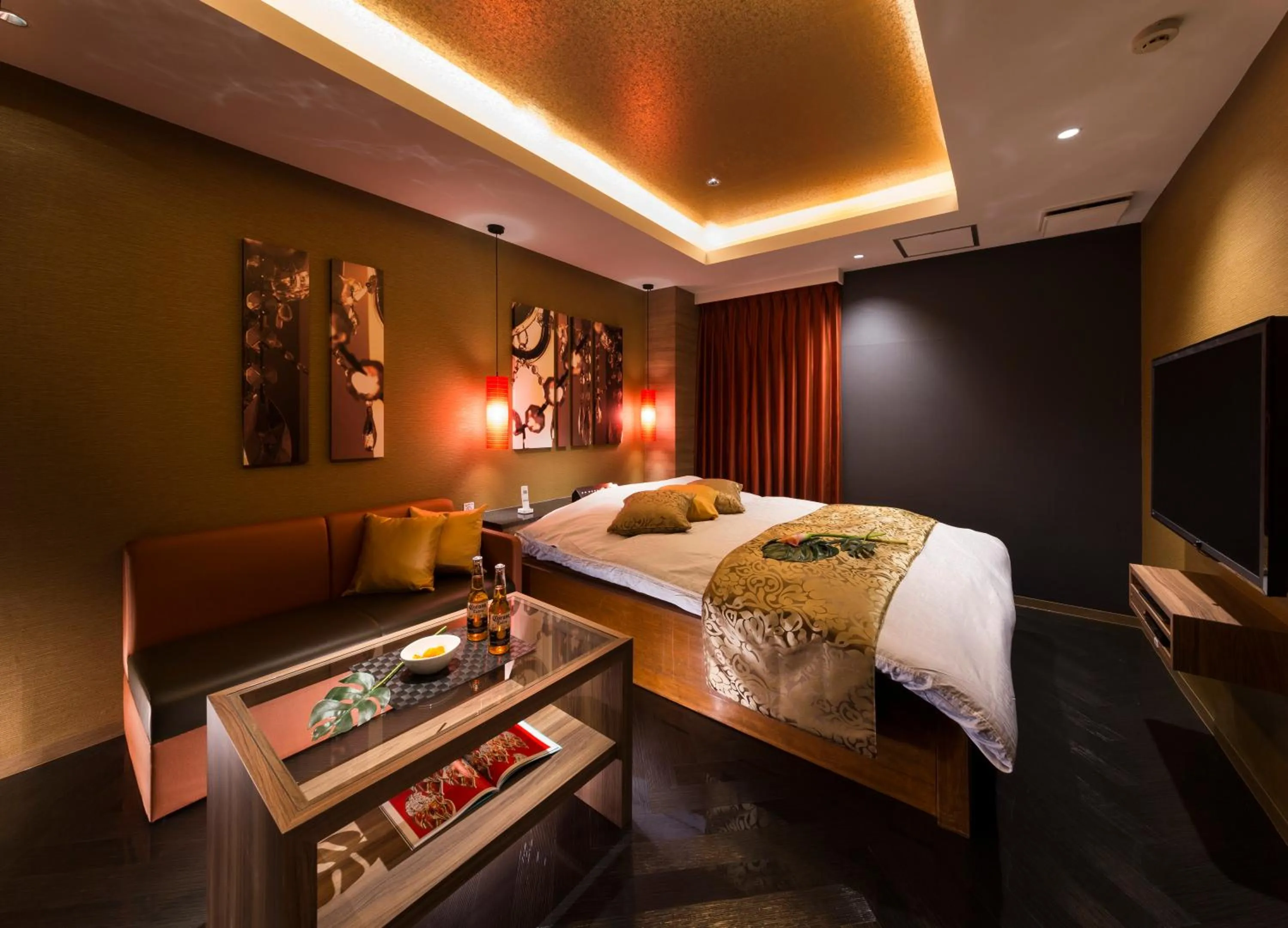 Photo of the whole room, Bed in Hotel Plant Garden Resort (Adult Only)