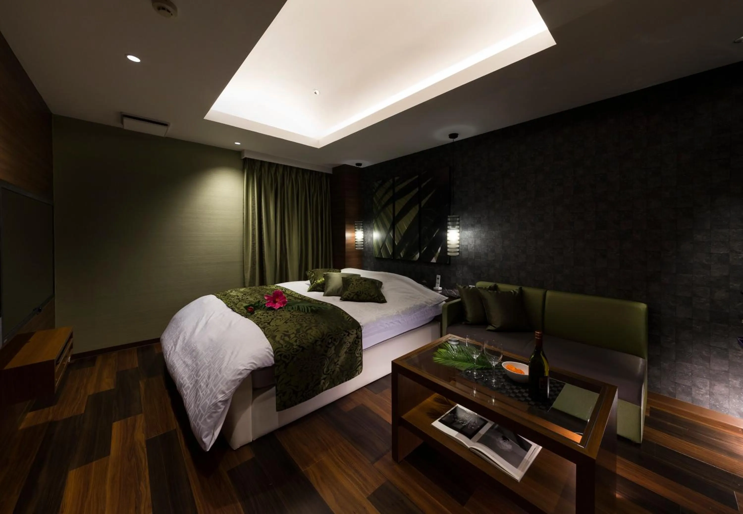 Photo of the whole room, Bed in Hotel Plant Garden Resort (Adult Only)