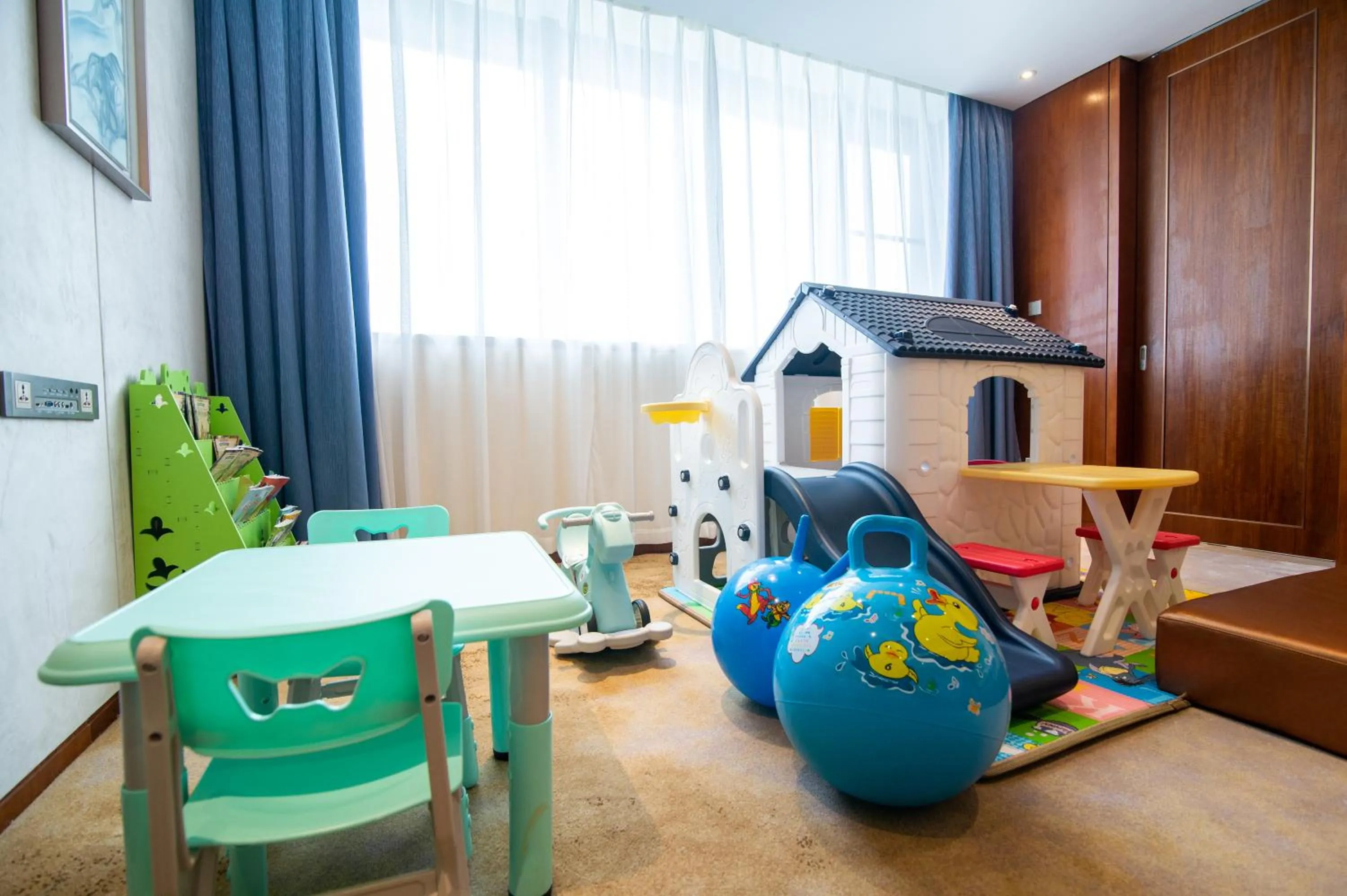 Living room in Jinling Shihu Garden Hotel