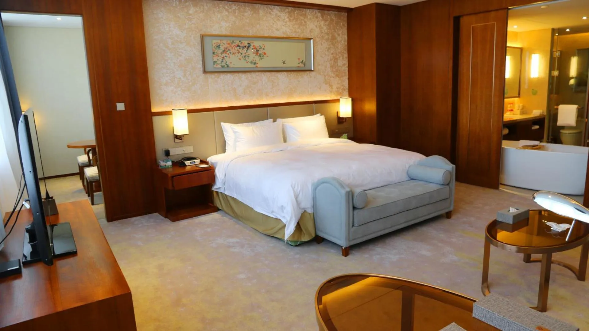 Bed in Jinling Shihu Garden Hotel