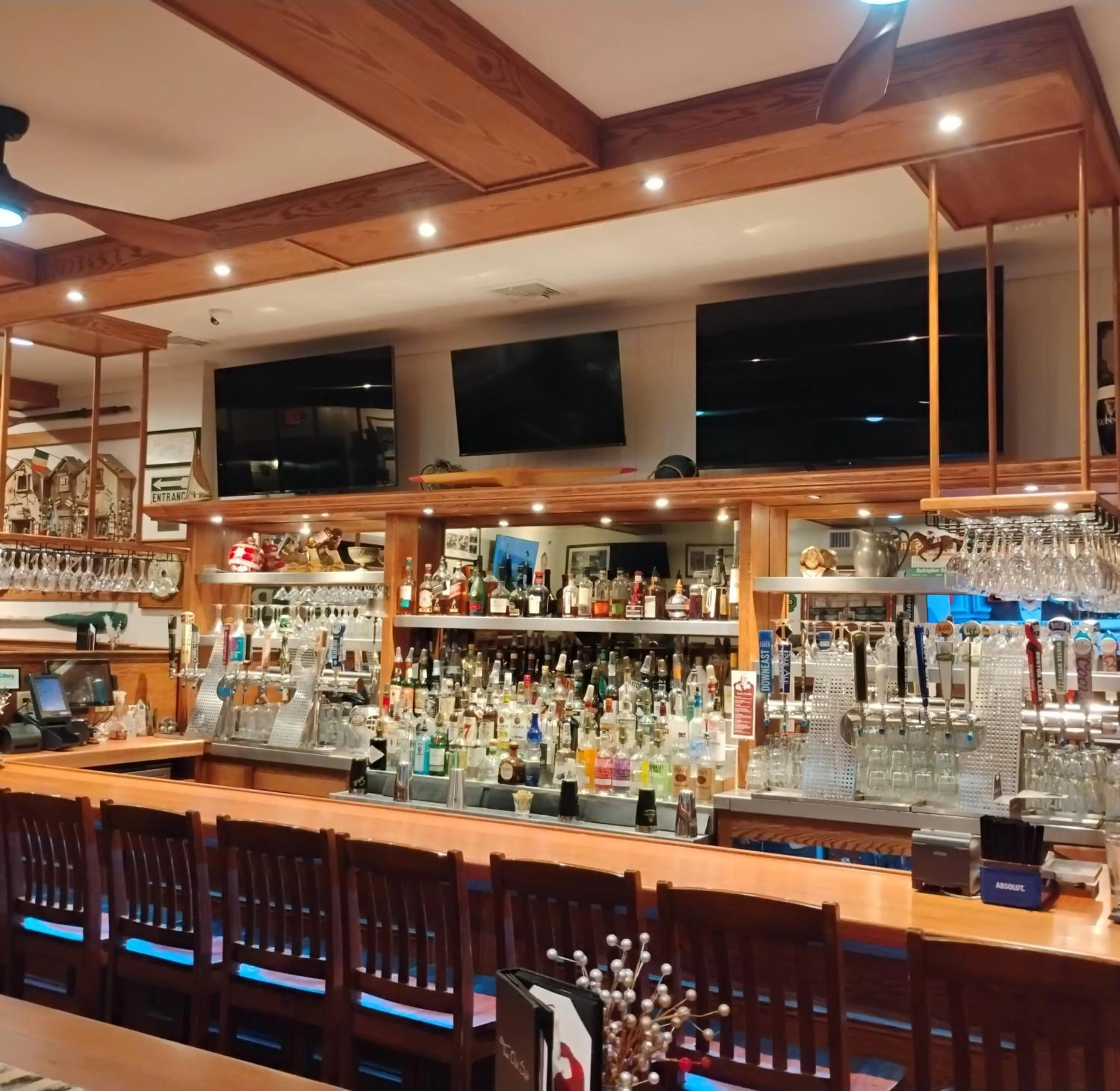 Lamies Inn & The Old Salt Tavern