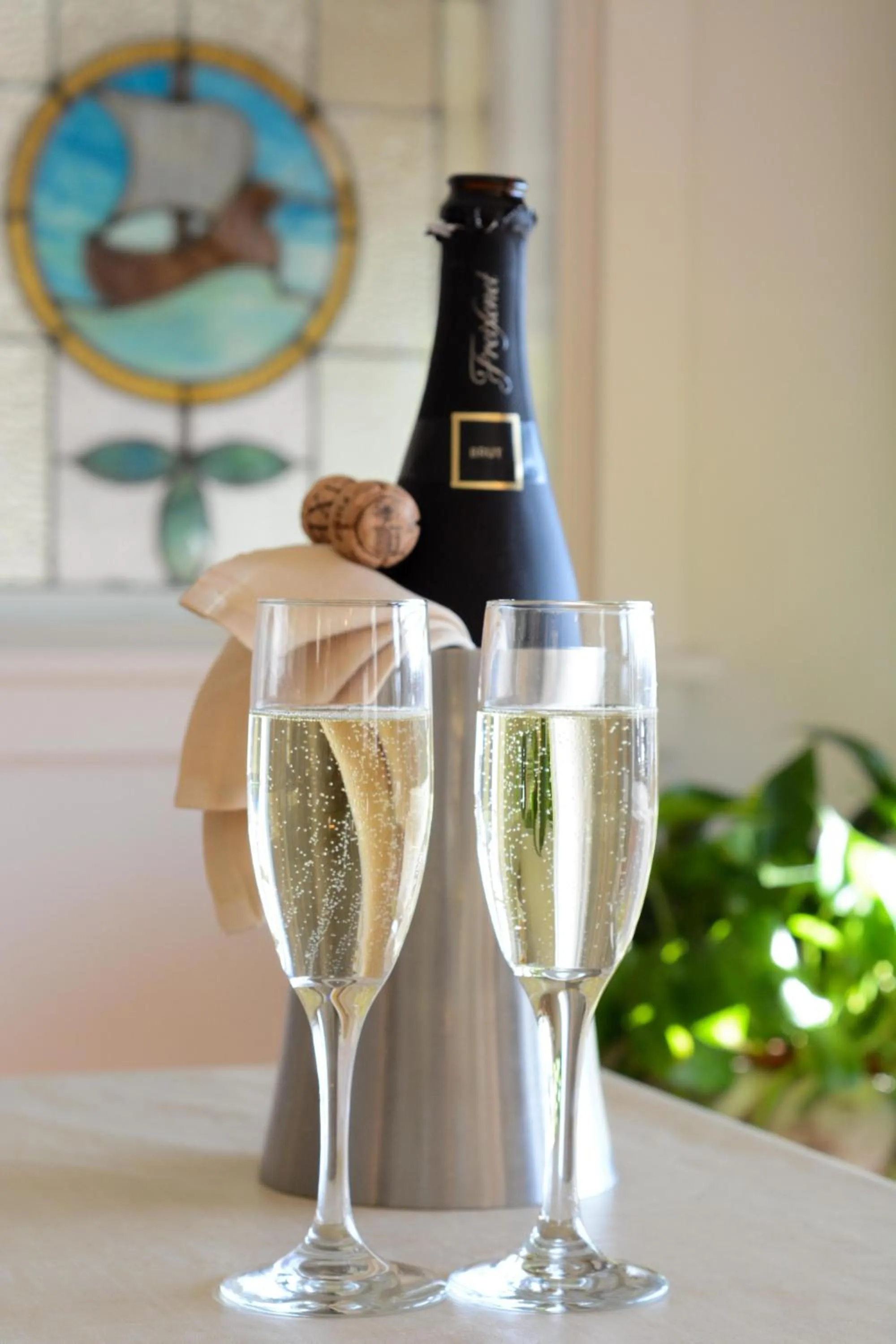 Alcoholic drinks in Lamies Inn & The Old Salt Tavern