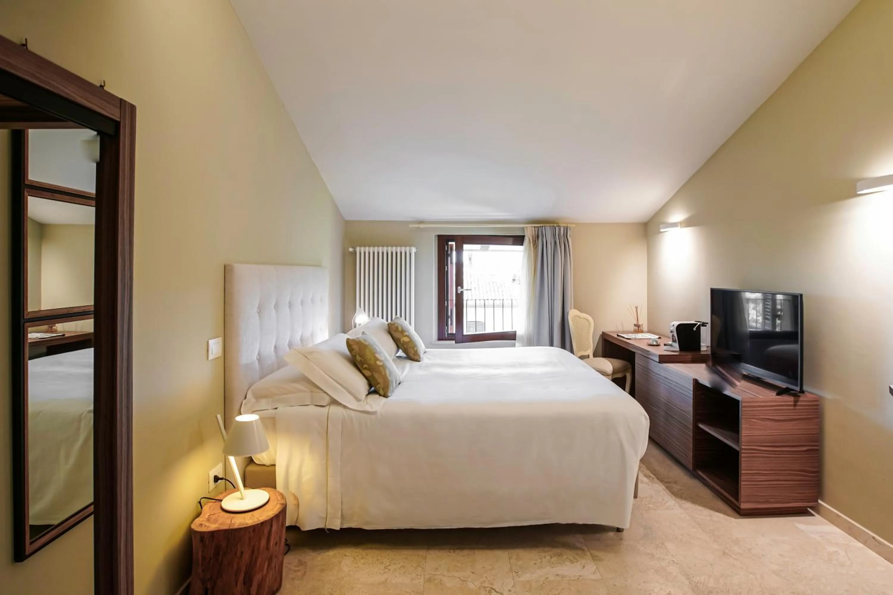 Photo of the whole room in Tenuta San Masseo - boutique farm resort & SPA