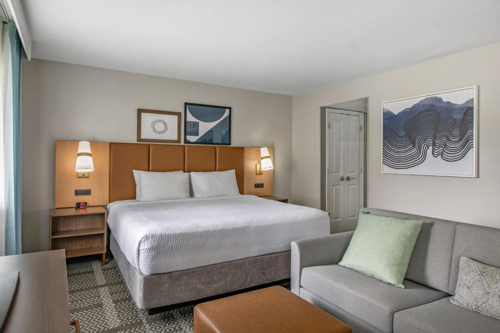 Photo of the whole room, Bed in Staybridge Suites Oxnard - River Ridge by IHG