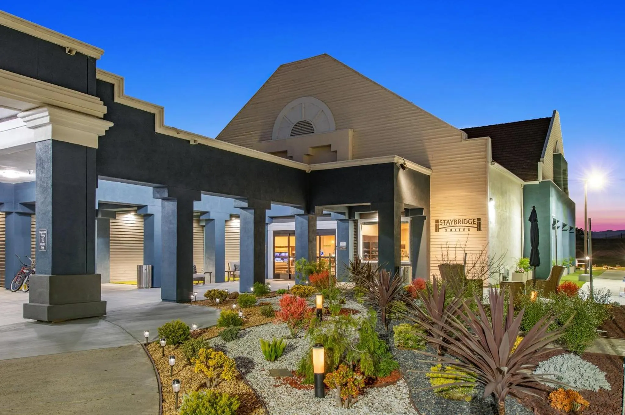 Property building in Staybridge Suites Oxnard - River Ridge by IHG