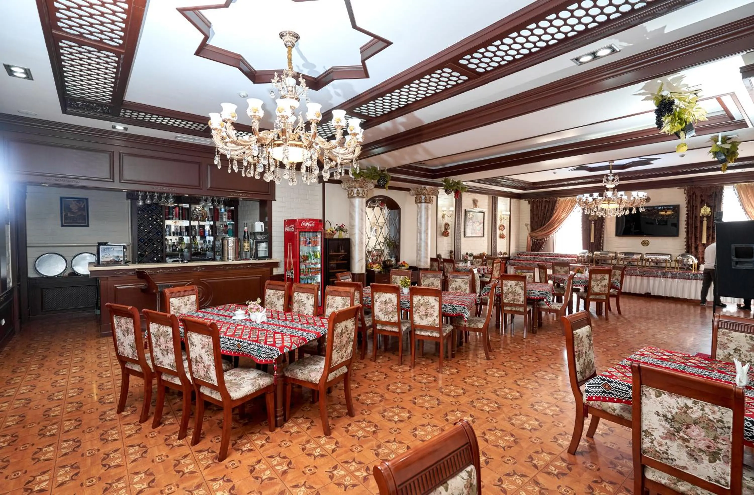 Restaurant/places to eat in Rakat Plaza