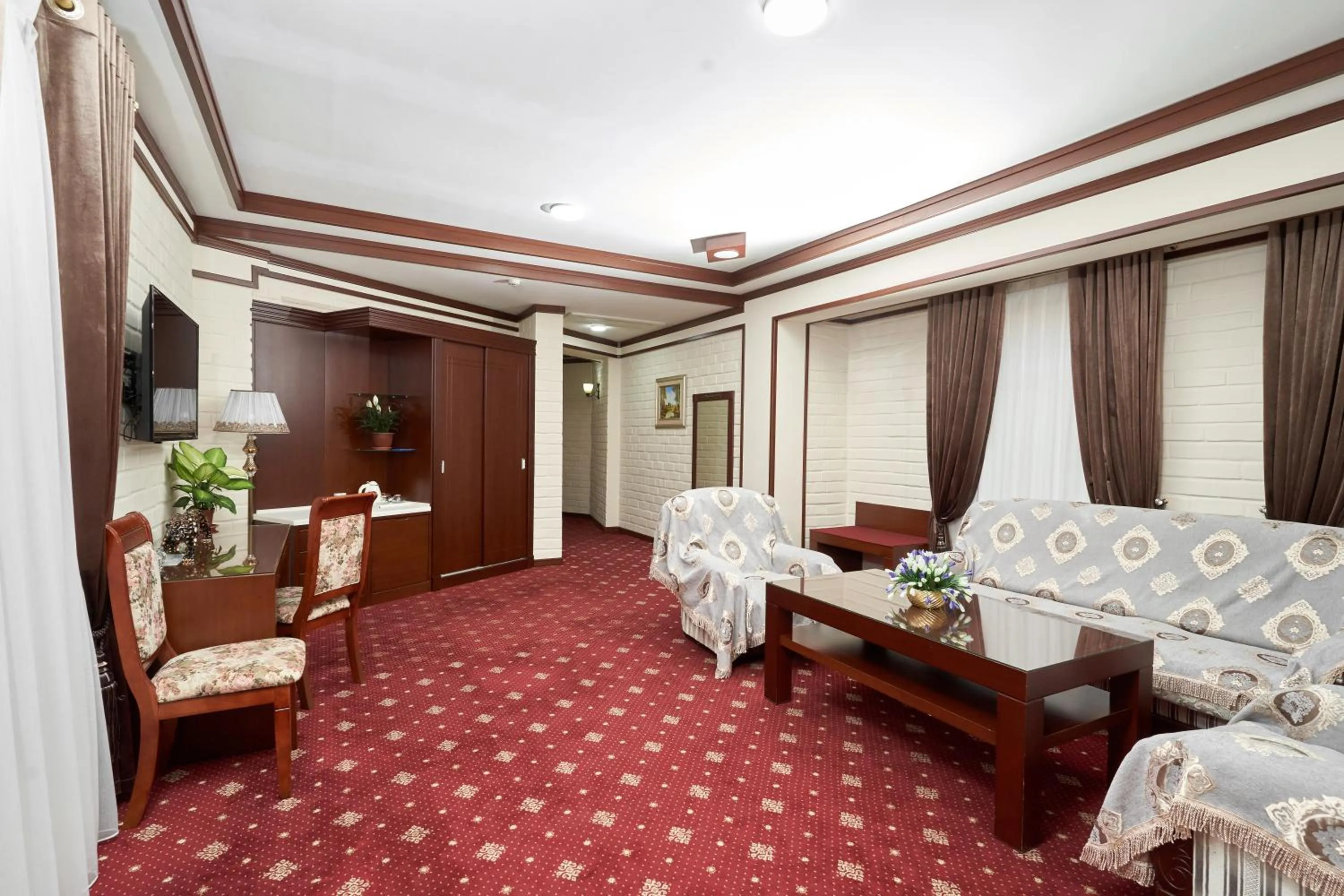 TV and multimedia in Rakat Plaza