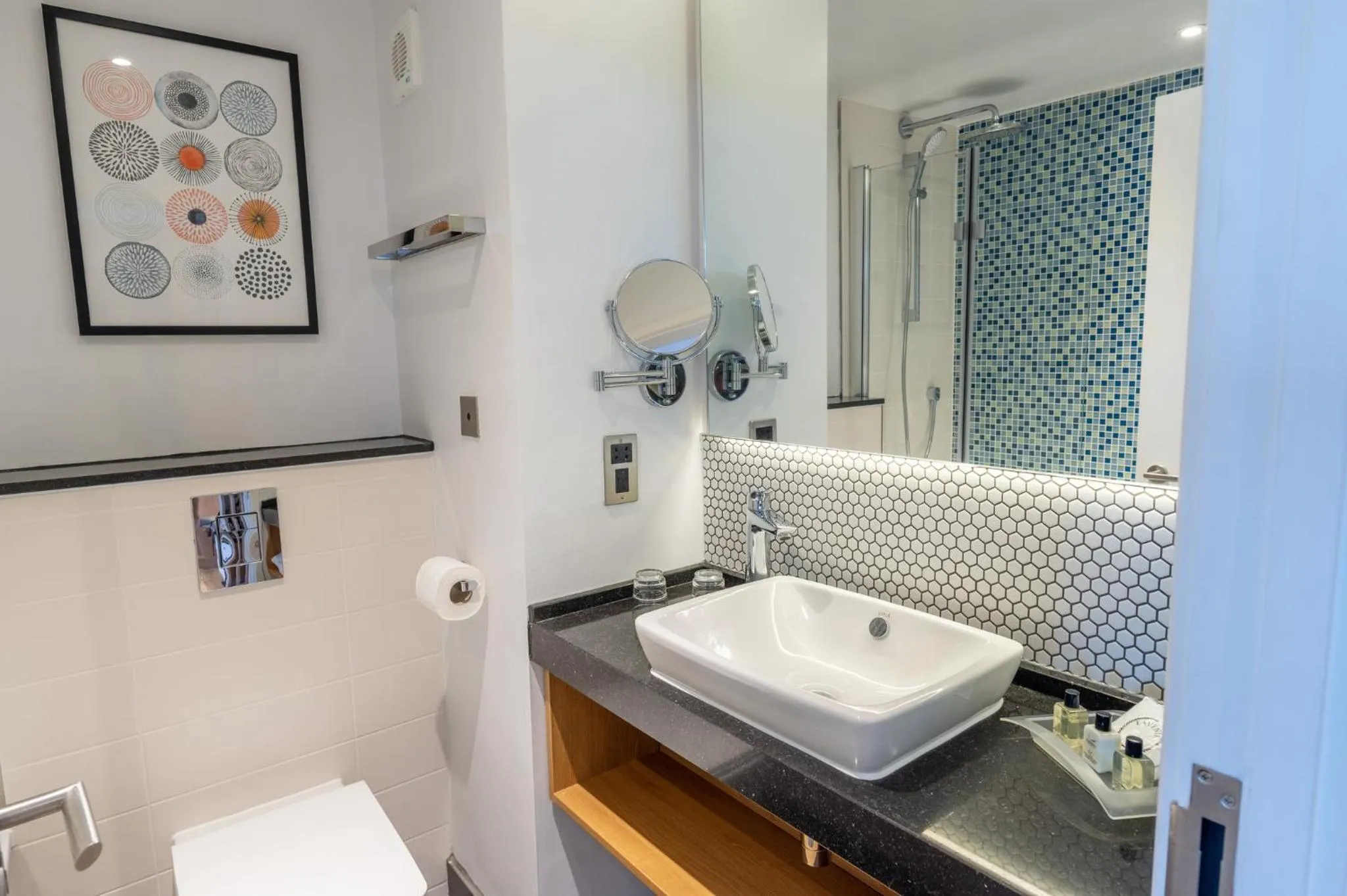 Bathroom in Holiday Inn - Leicester - Wigston by IHG