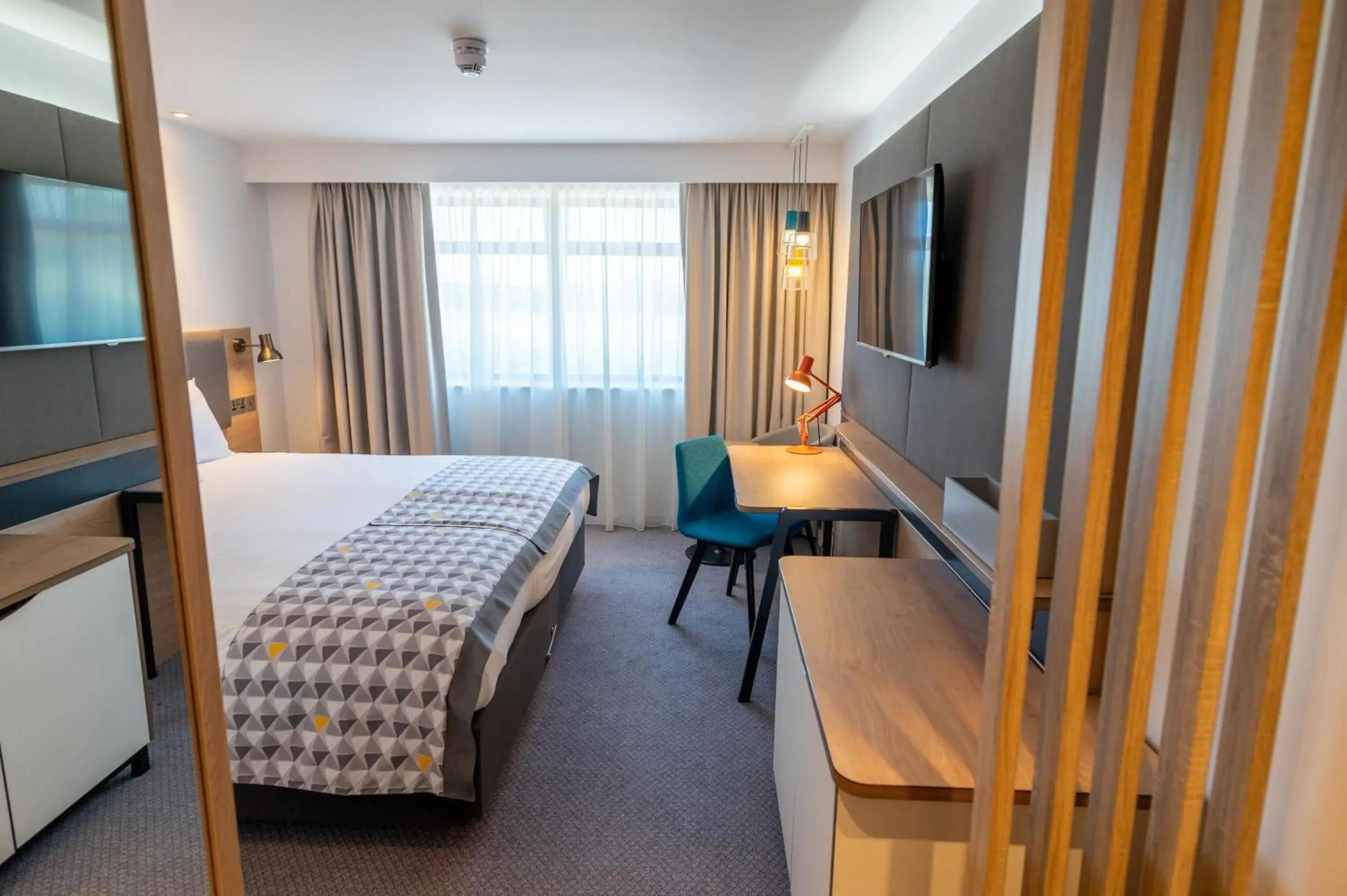 Standard King Room in Holiday Inn - Leicester - Wigston by IHG Standard King Room in Holiday Inn - Leicester - Wigston by IHG