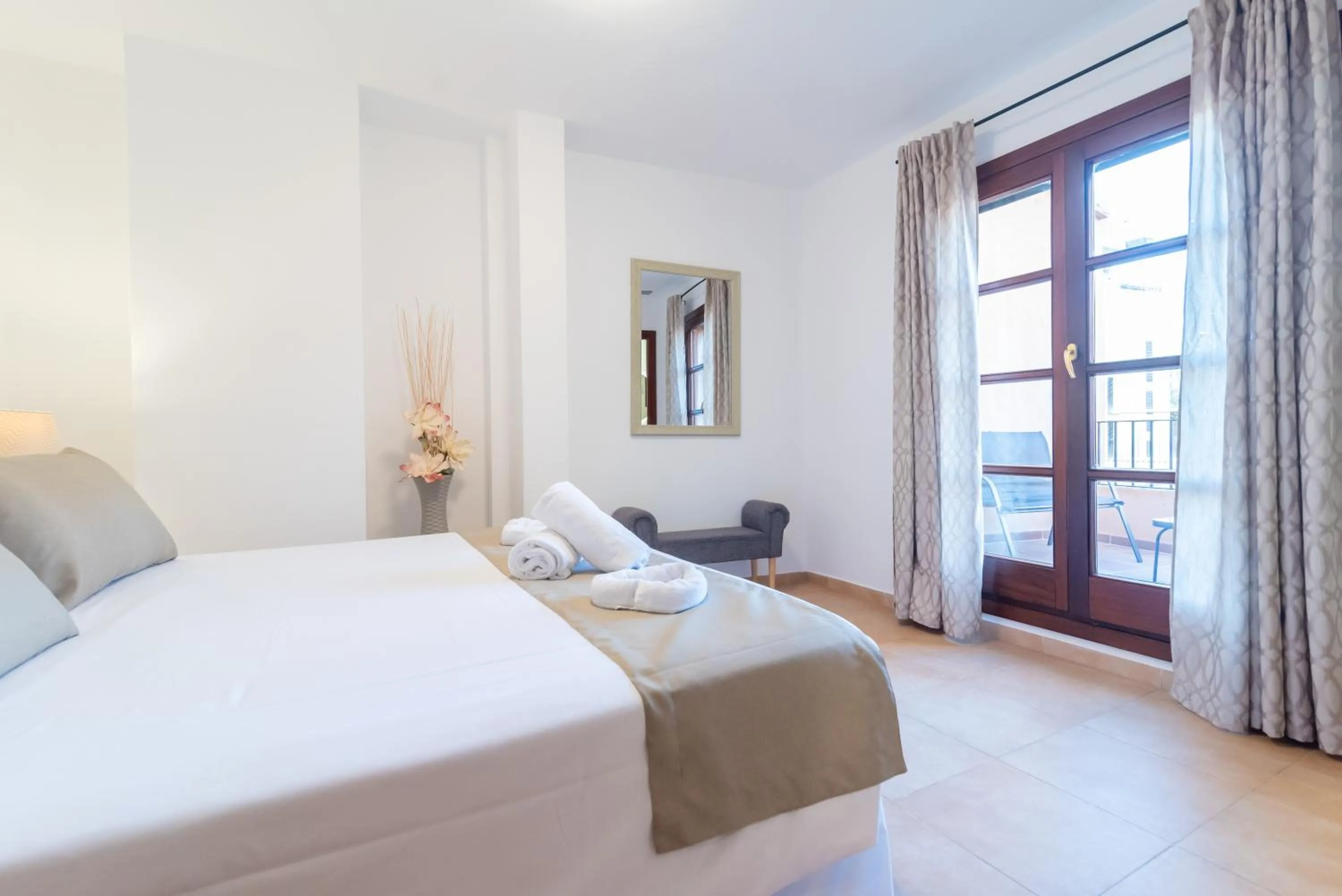 Bed in Borne Suites - Turismo de Interior