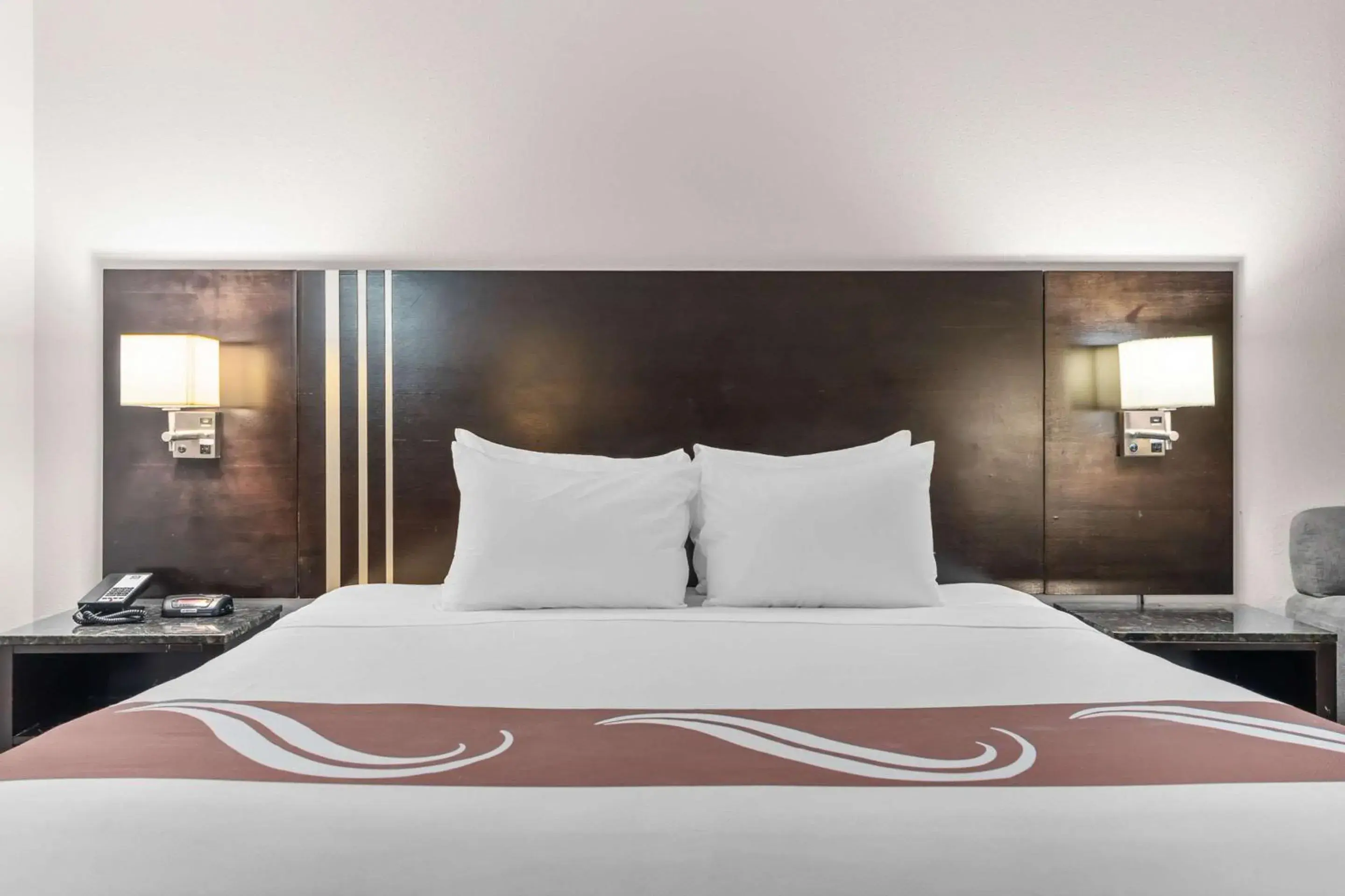 King Room - Disability Access/Non-Smoking in Quality Inn & Suites Mall of America - MSP Airport King Room - Disability Access/Non-Smoking in Quality Inn & Suites Mall of America - MSP Airport