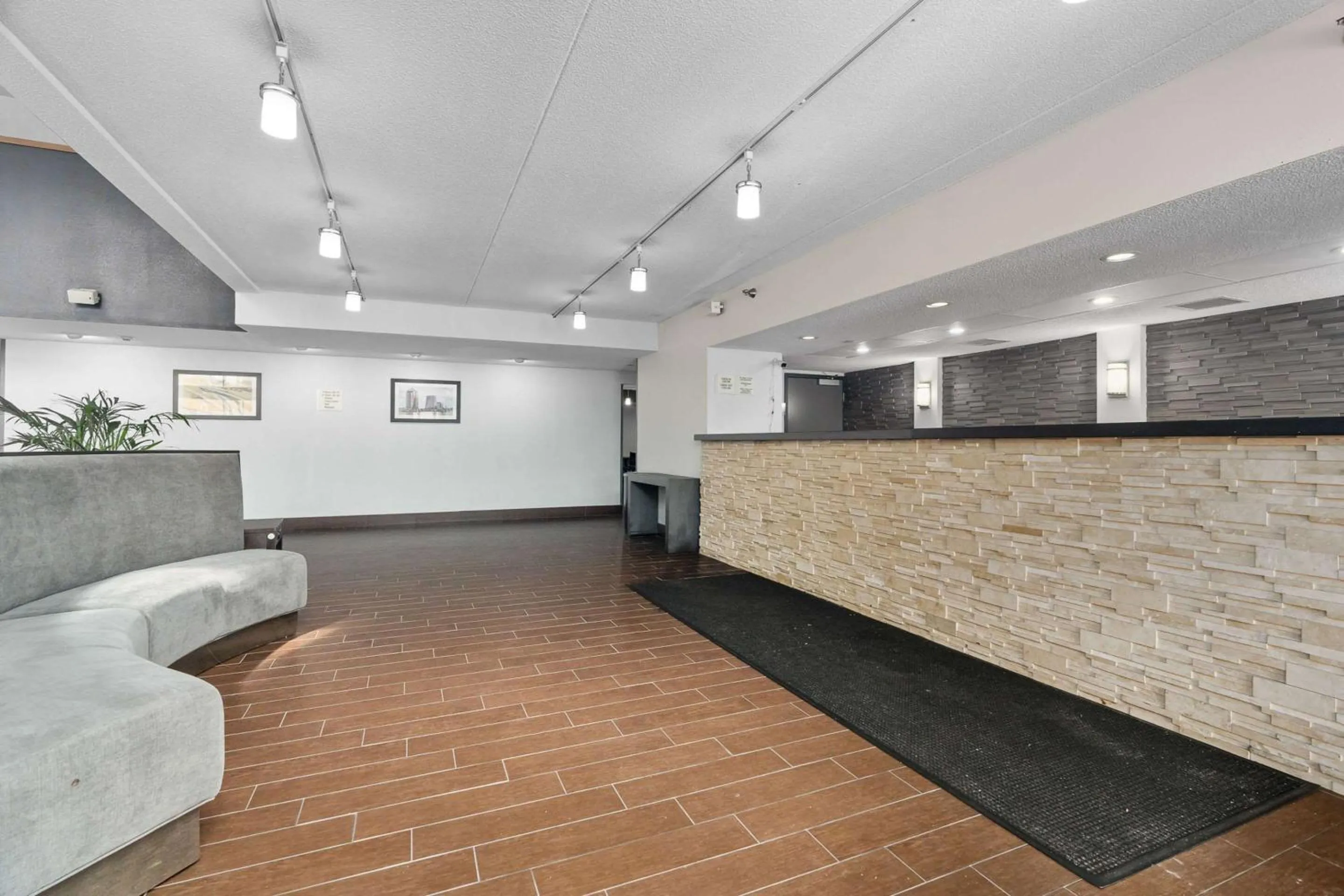 Lobby or reception in Quality Inn & Suites Mall of America - MSP Airport