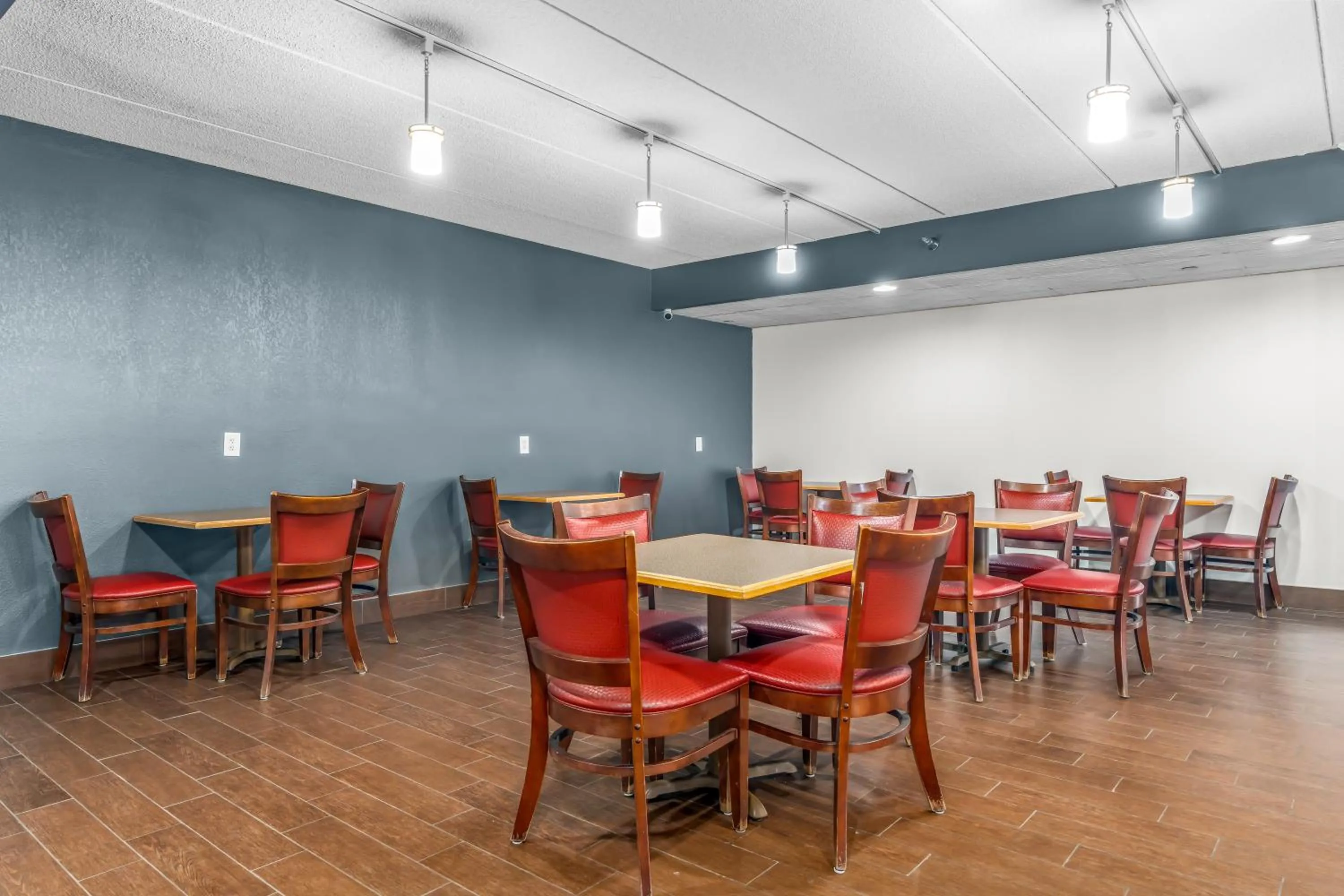 Breakfast in Quality Inn & Suites Mall of America - MSP Airport