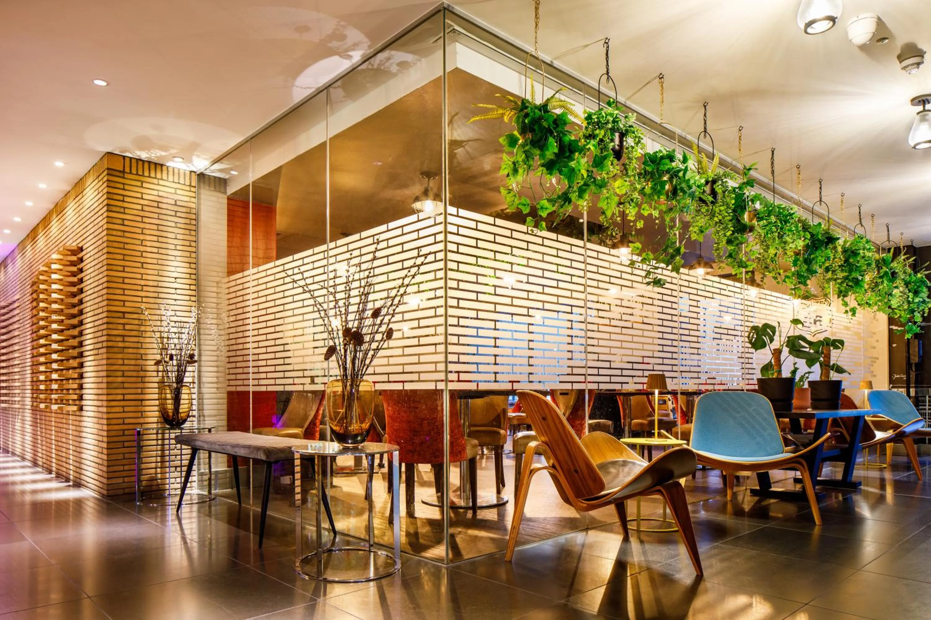 Lobby or reception in Mercure London Bridge