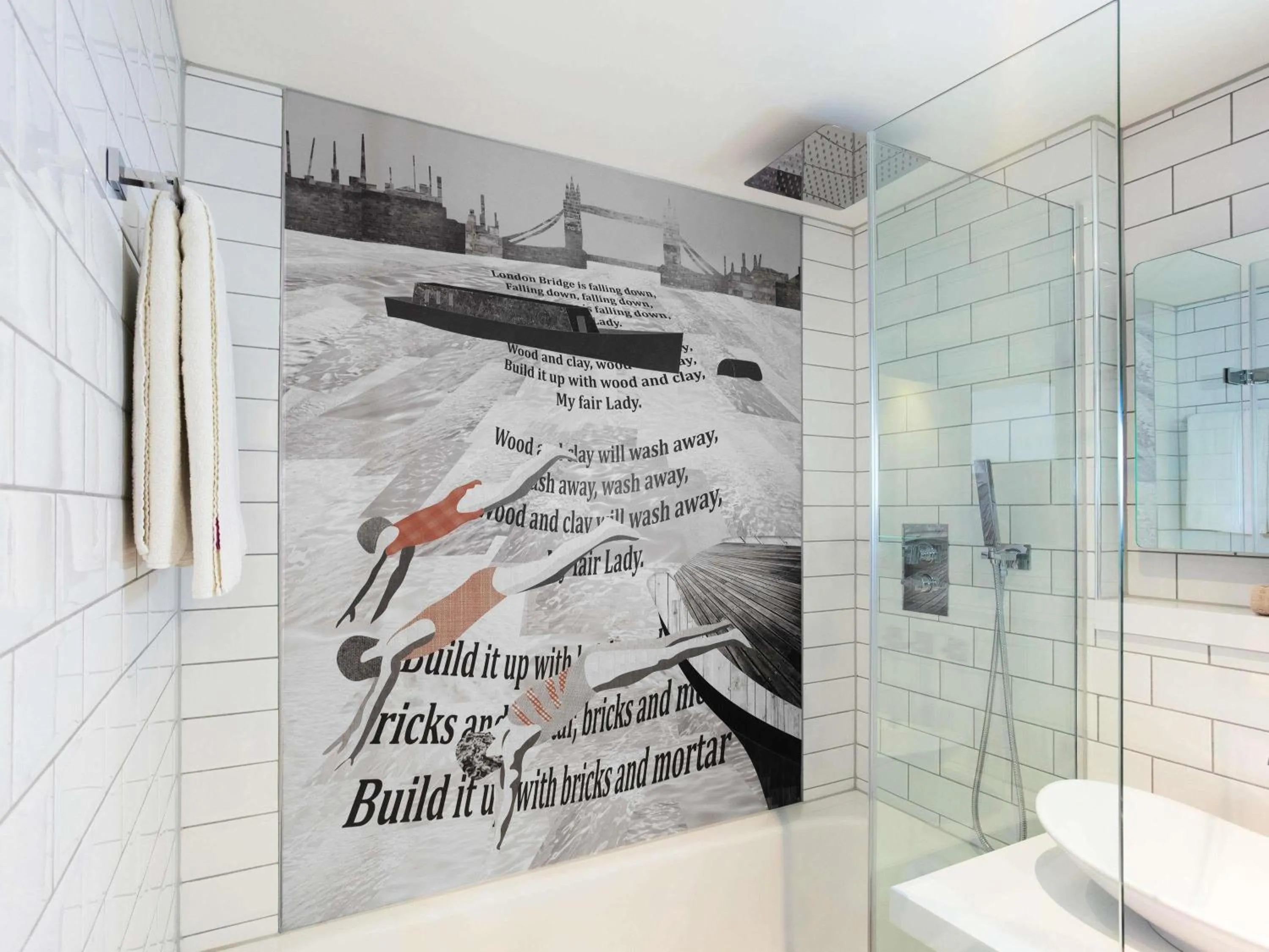 Bedroom in Mercure London Bridge