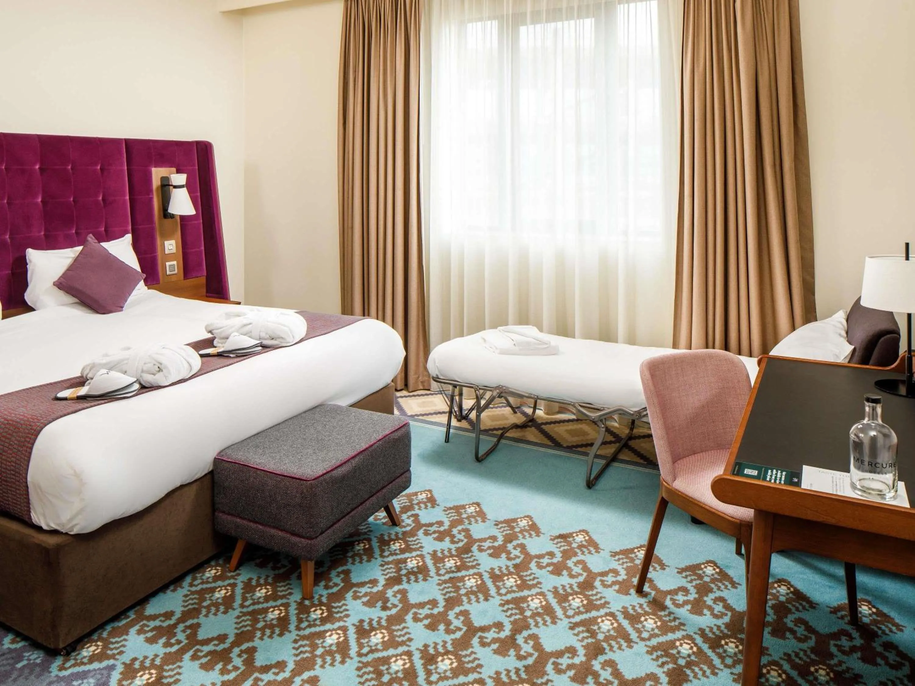 Bedroom, Bed in Mercure London Bridge