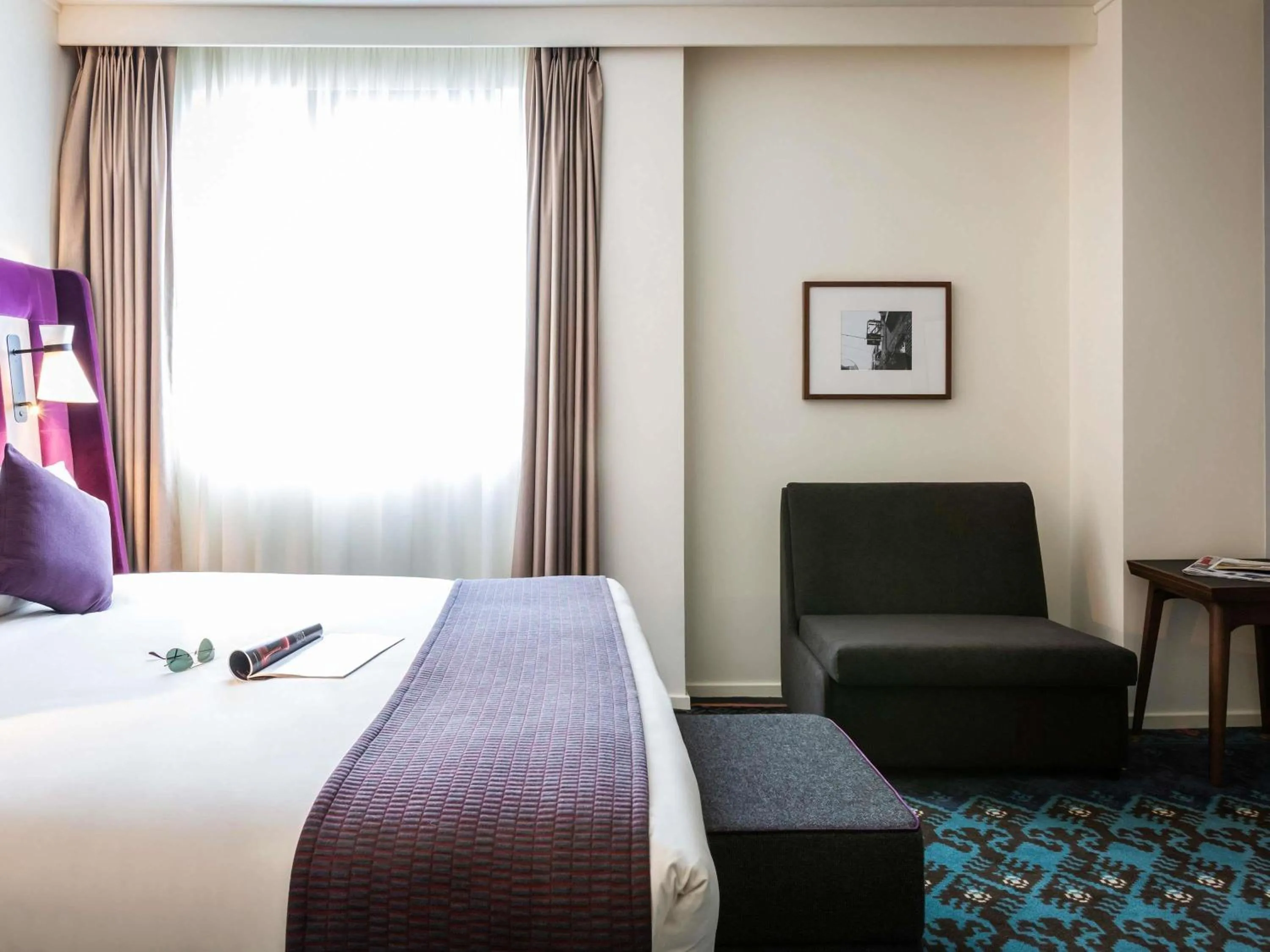 Bedroom, Bed in Mercure London Bridge