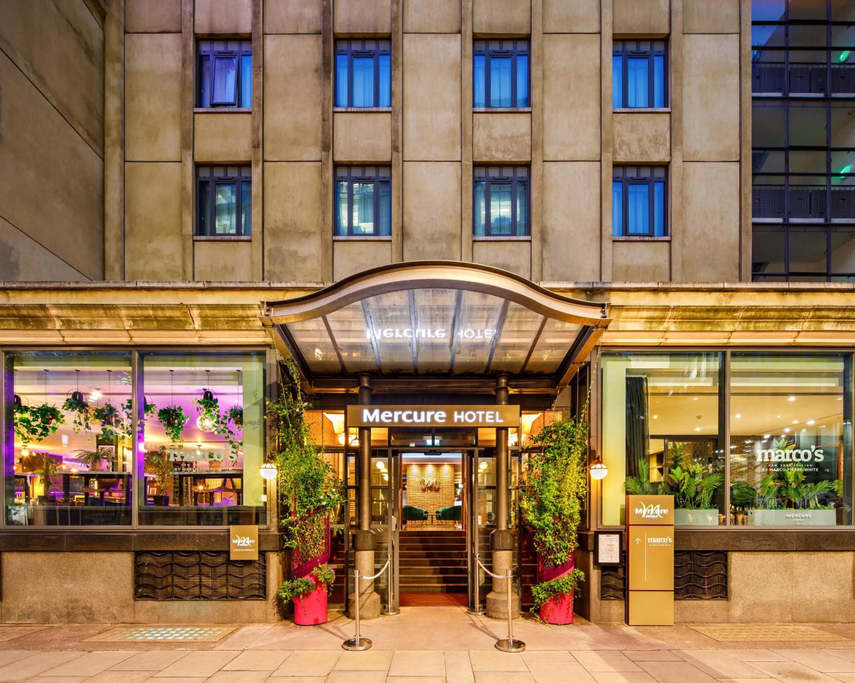 Facade/entrance in Mercure London Bridge