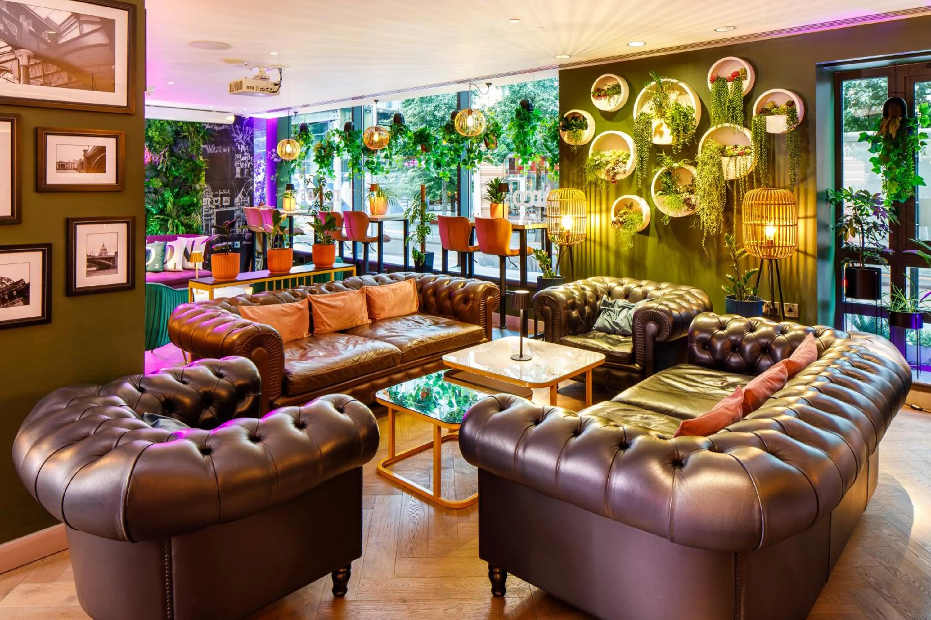 Lobby or reception in Mercure London Bridge