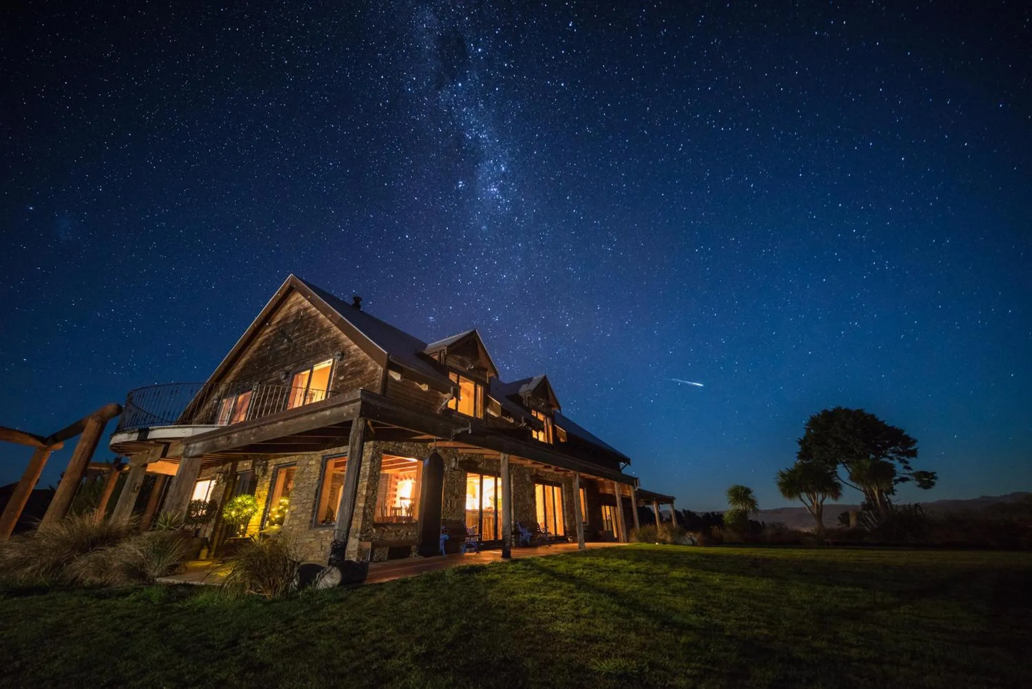 Night in Tree House Lodge Bed & Breakfast