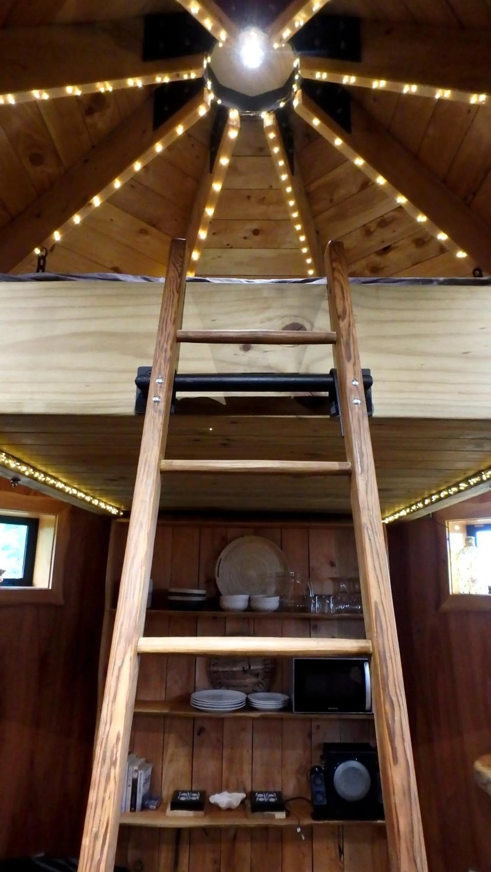 Bed in Tree House Lodge Bed & Breakfast