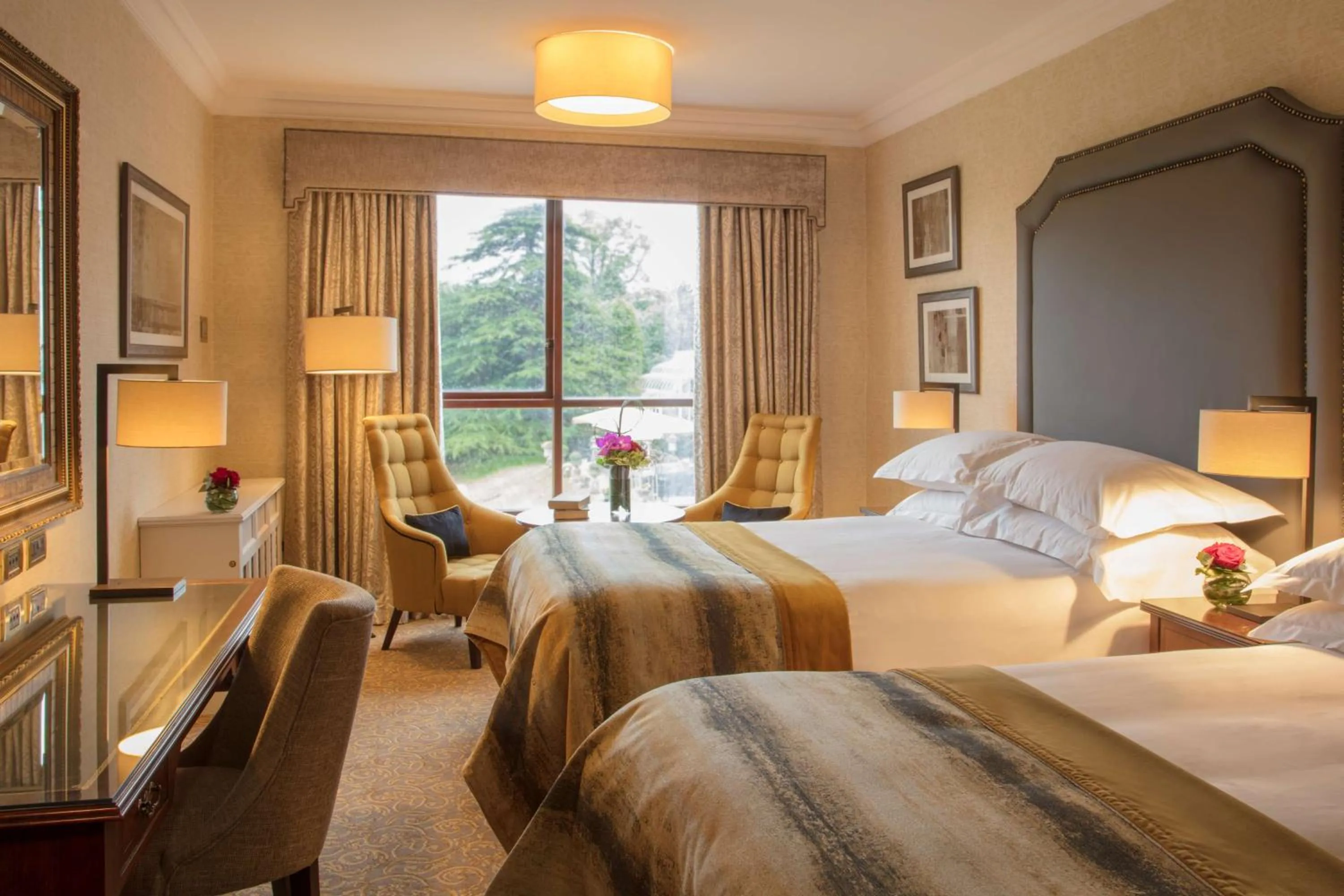 Photo of the whole room, Bed in Radisson Blu St. Helen's Hotel