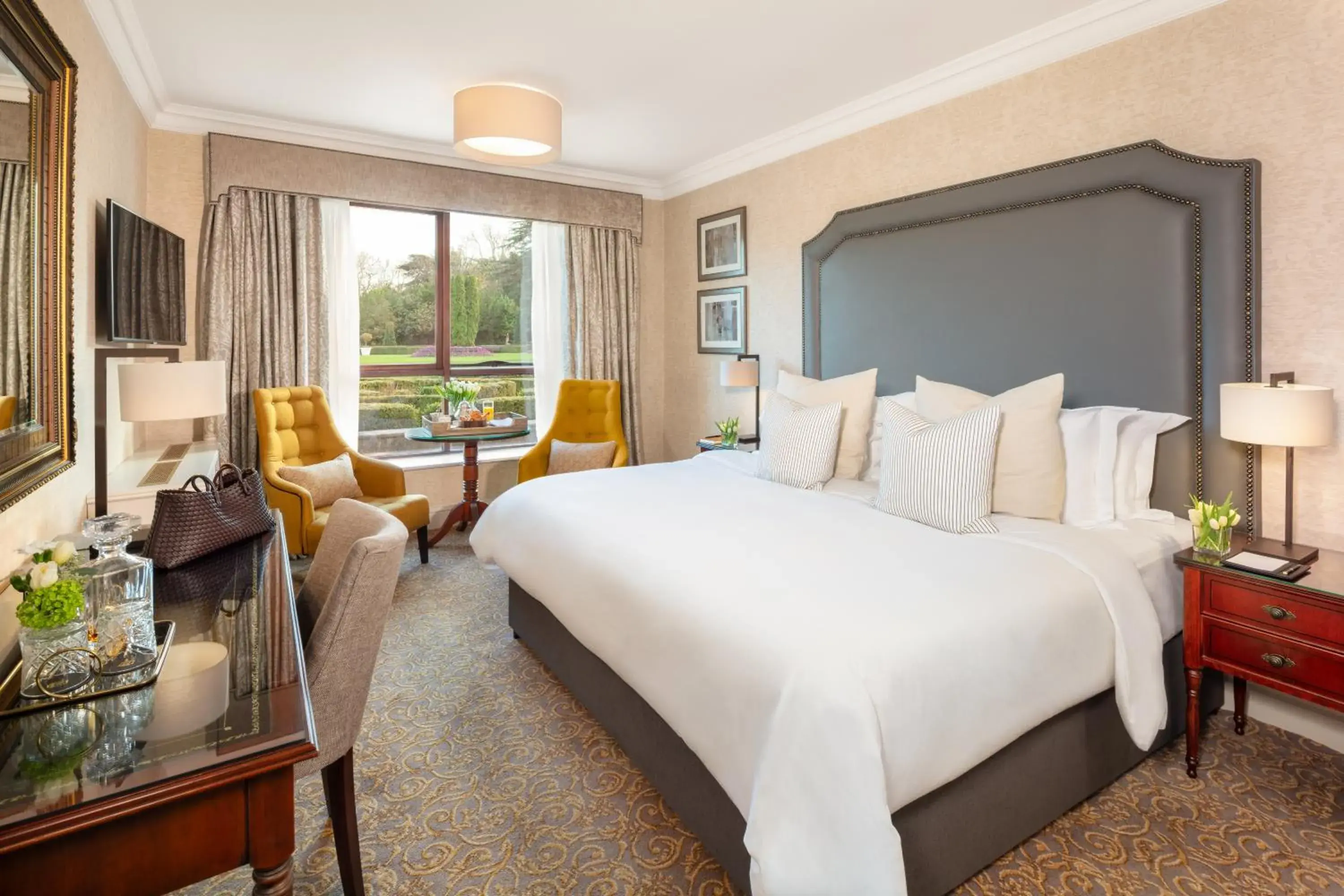 Corner Suite - Queen in St Helen's Hotel, Dublin Corner Suite - Queen in St Helen's Hotel, Dublin