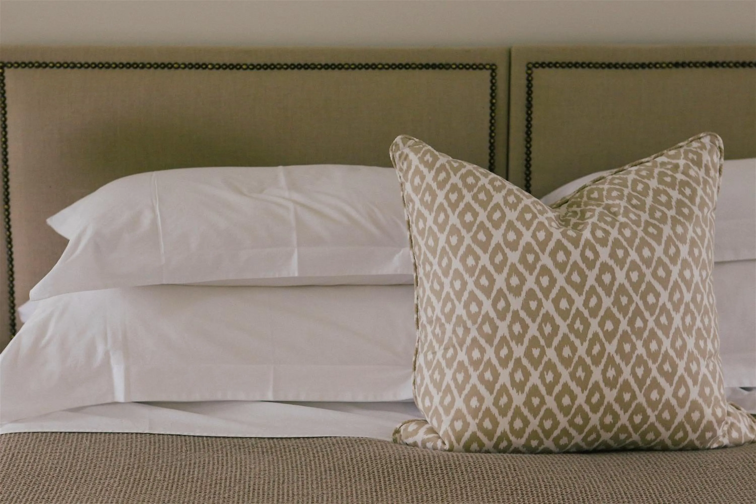 Bed in Ngamihi Lodge