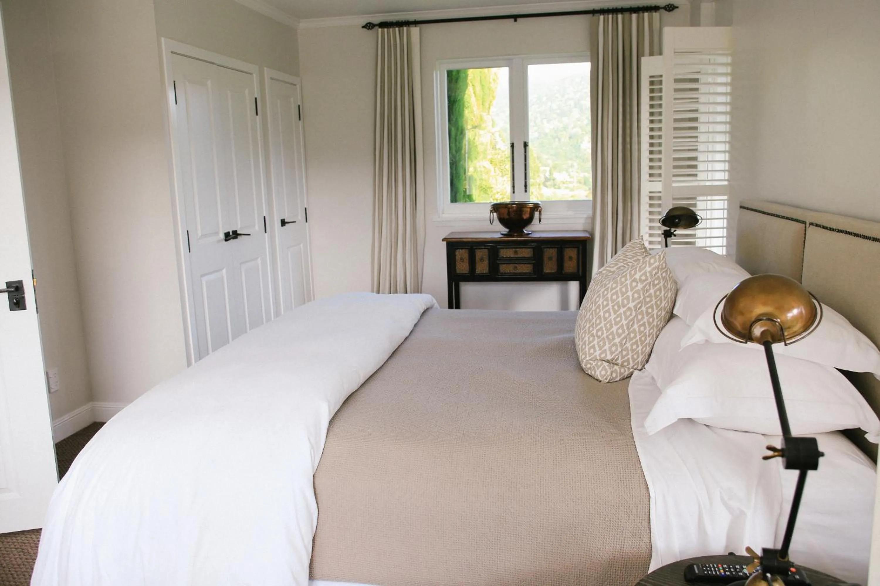 Bed in Ngamihi Lodge