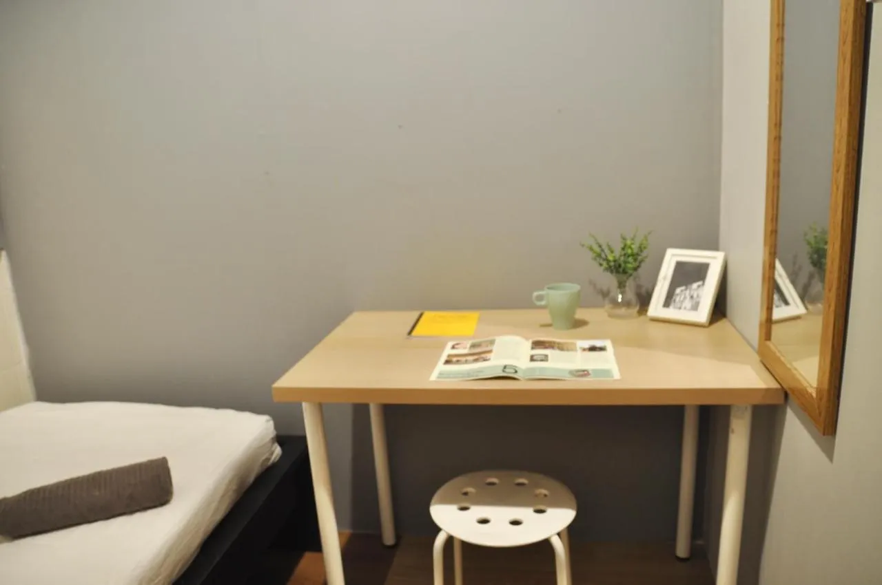 GRAYHAUS Guest House