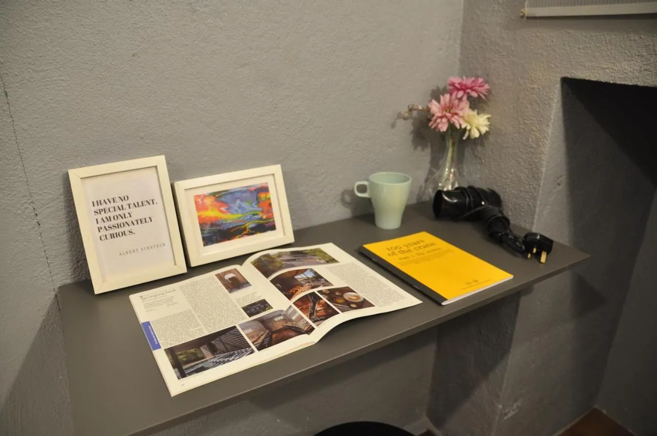 GRAYHAUS Guest House