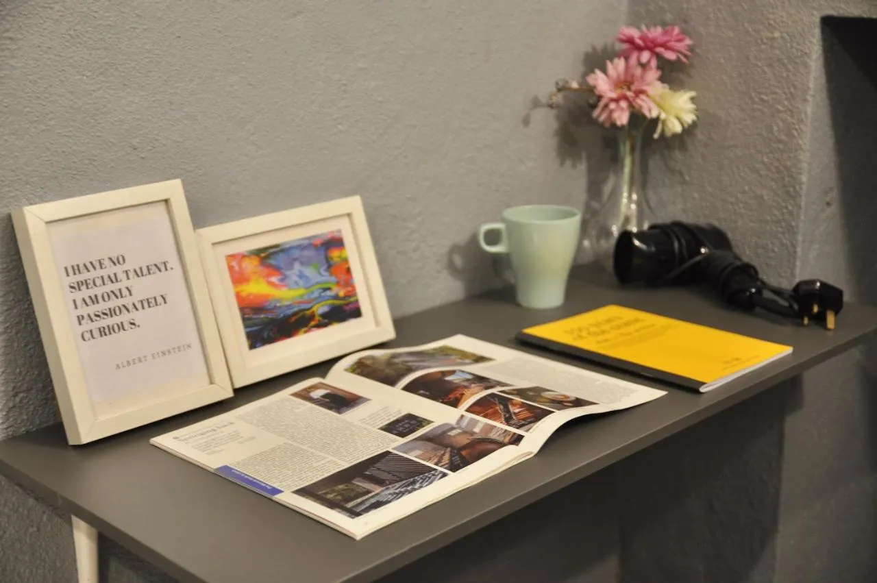 GRAYHAUS Guest House