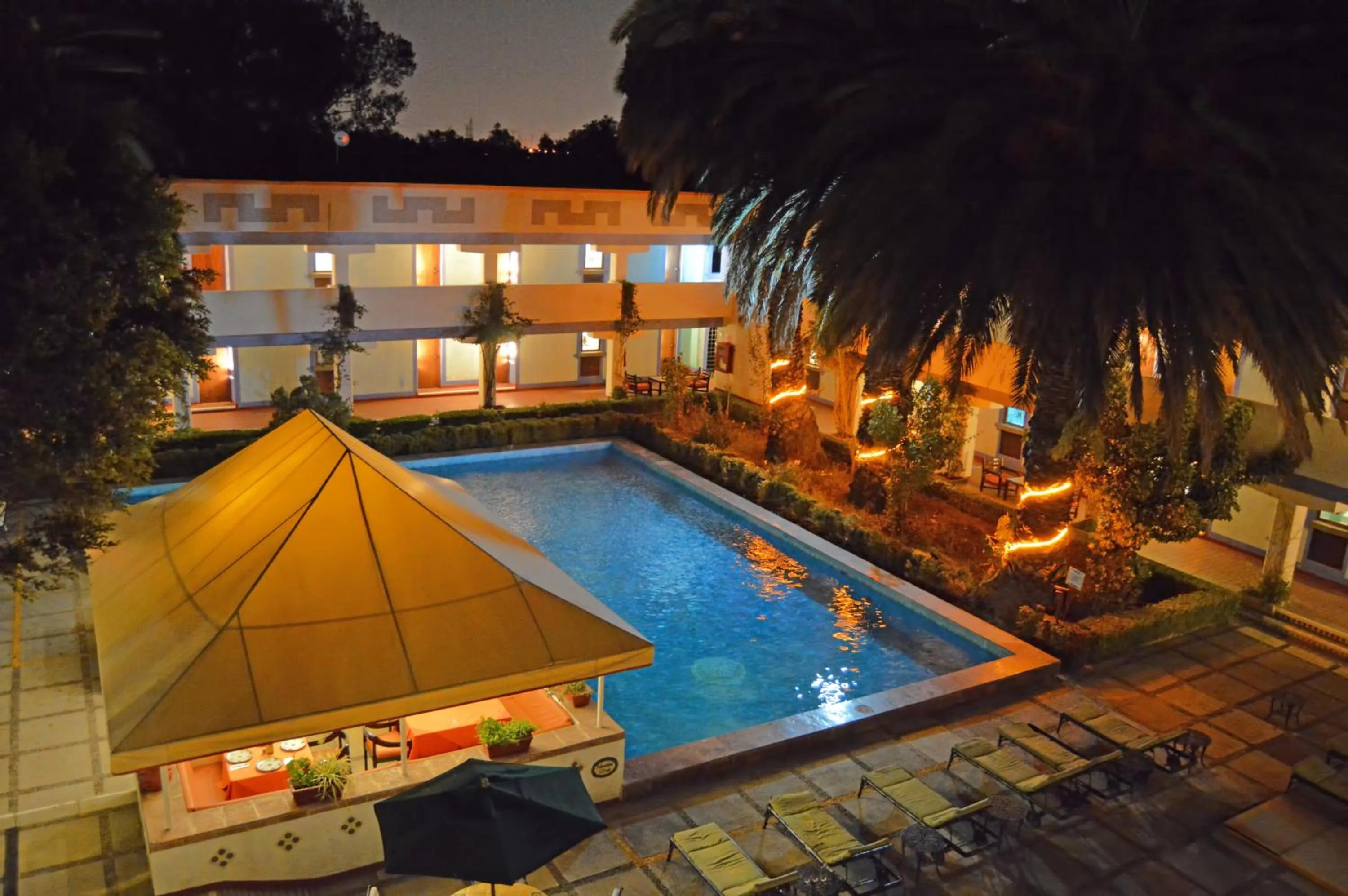 Night in Villas Arqueologicas Teotihuacan