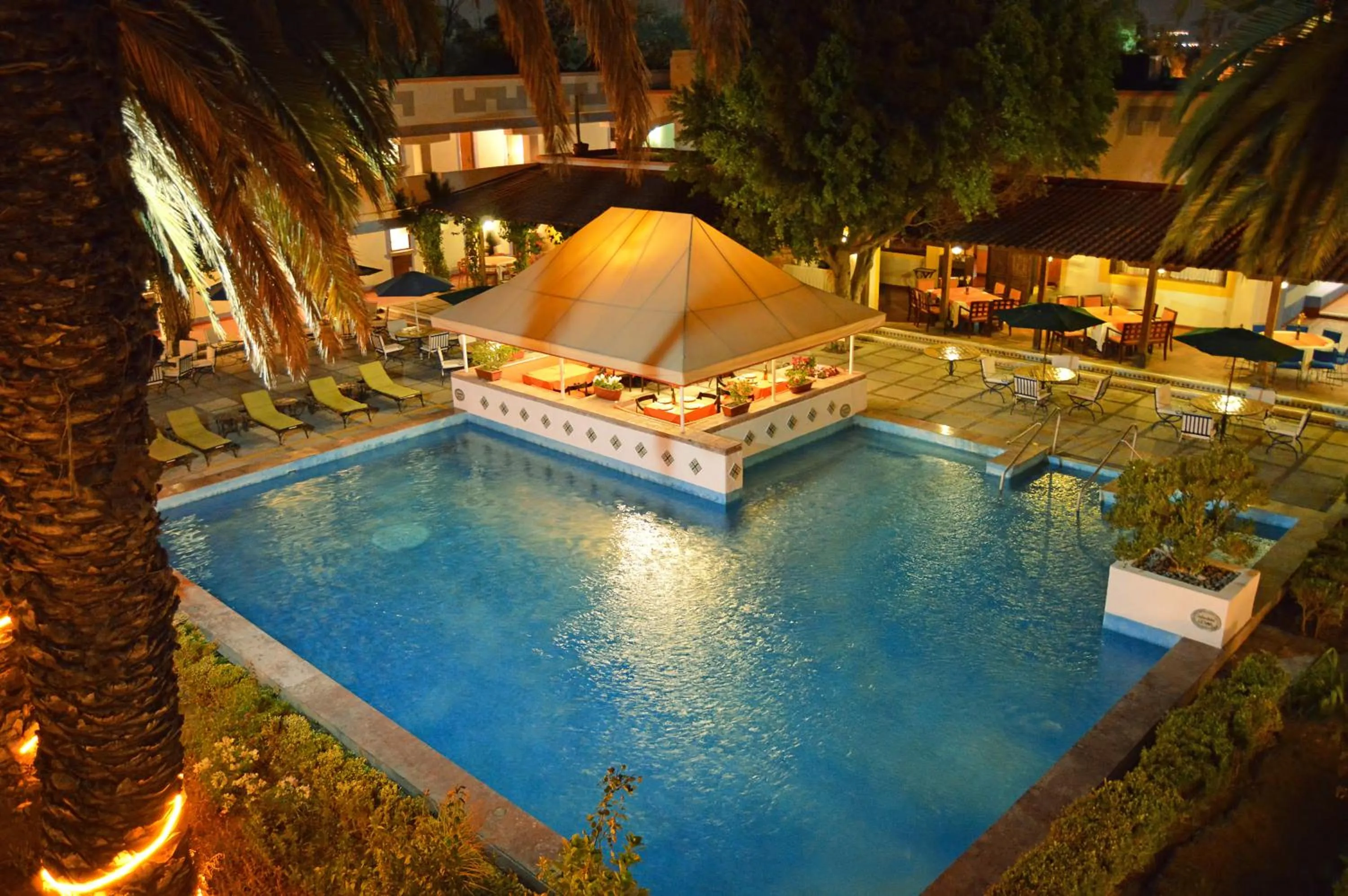 Night in Villas Arqueologicas Teotihuacan