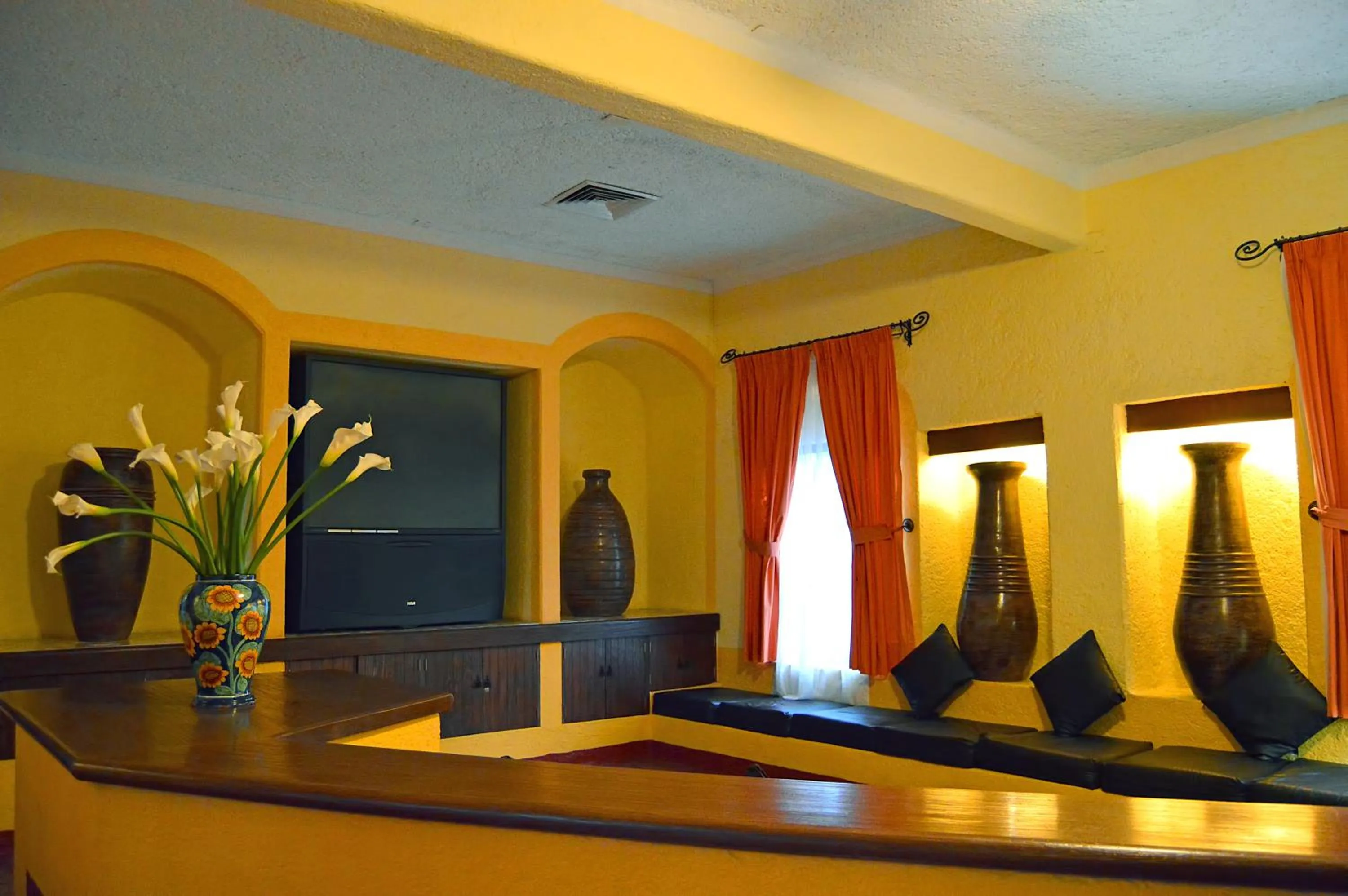 Communal lounge/ TV room in Villas Arqueologicas Teotihuacan