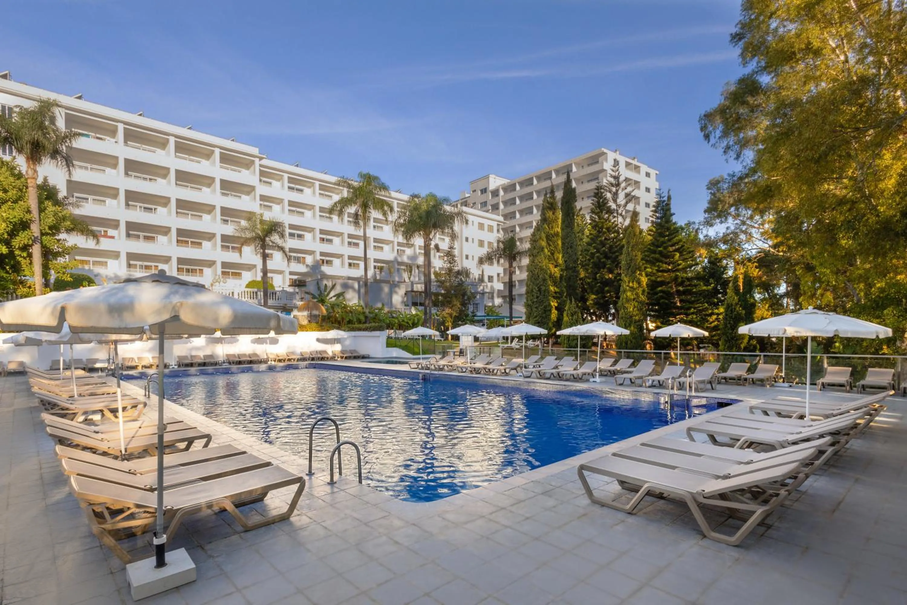 Property building in AluaSun Costa Park