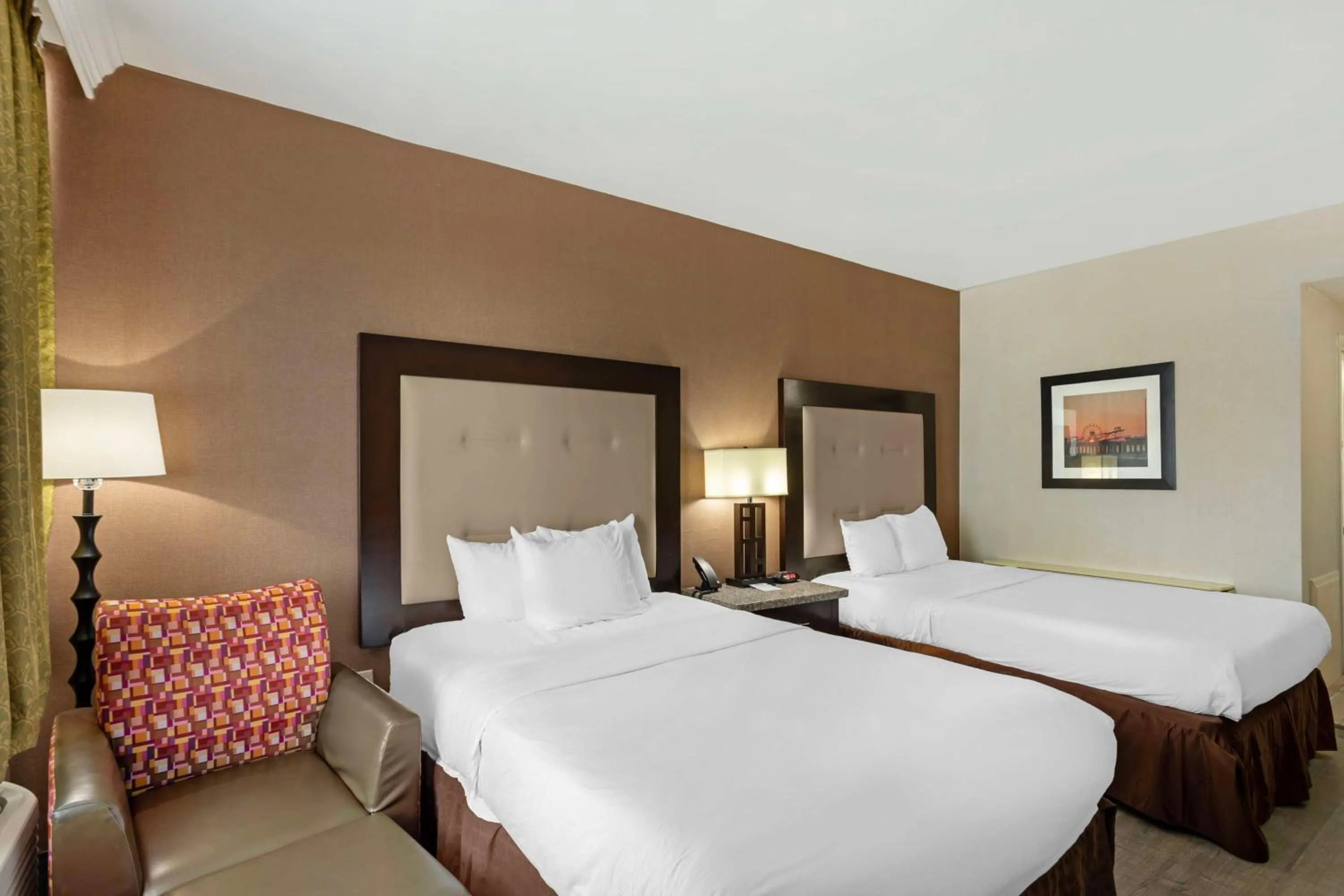 Bedroom, Bed in Best Western Atlantic City Beach Block