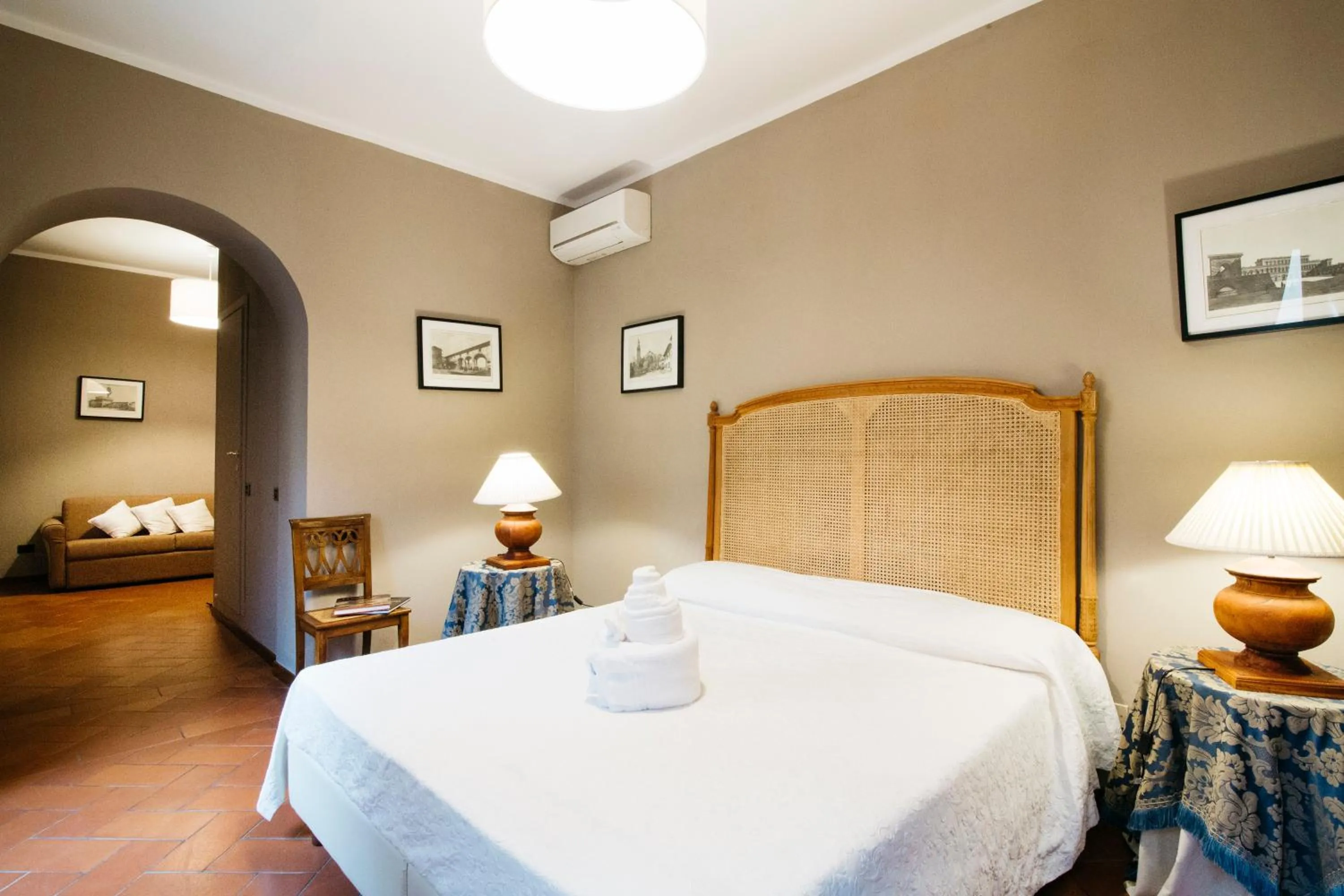 Photo of the whole room, Bed in Residenza Ognissanti