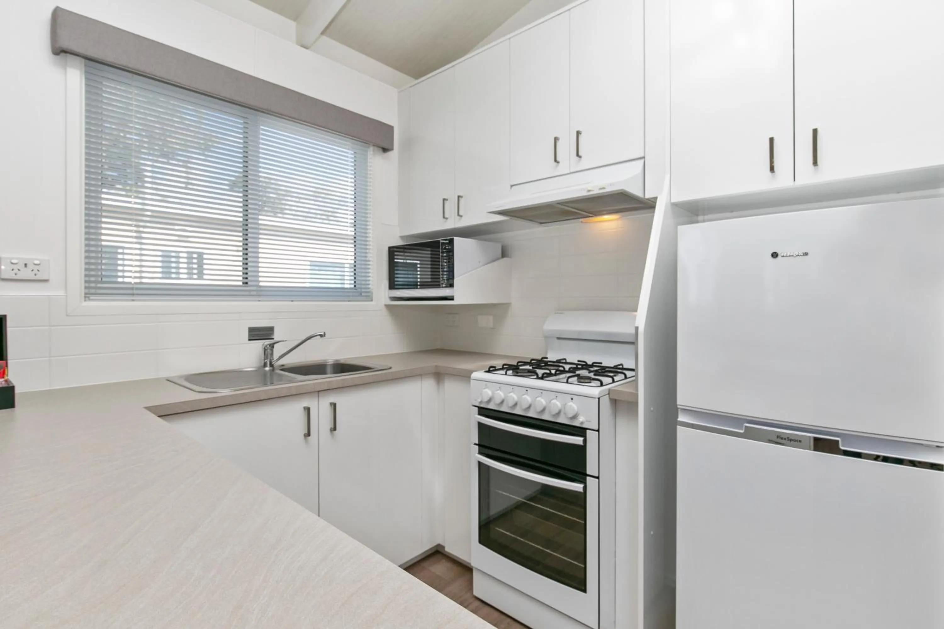 Kitchen or kitchenette in BIG4 Mannum Holiday Park