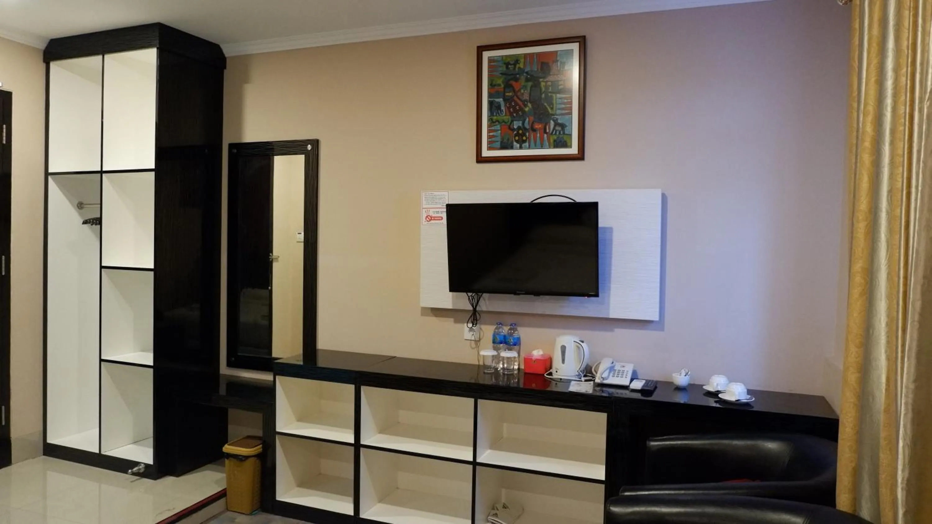 TV and multimedia in Puncak Budget Hotel