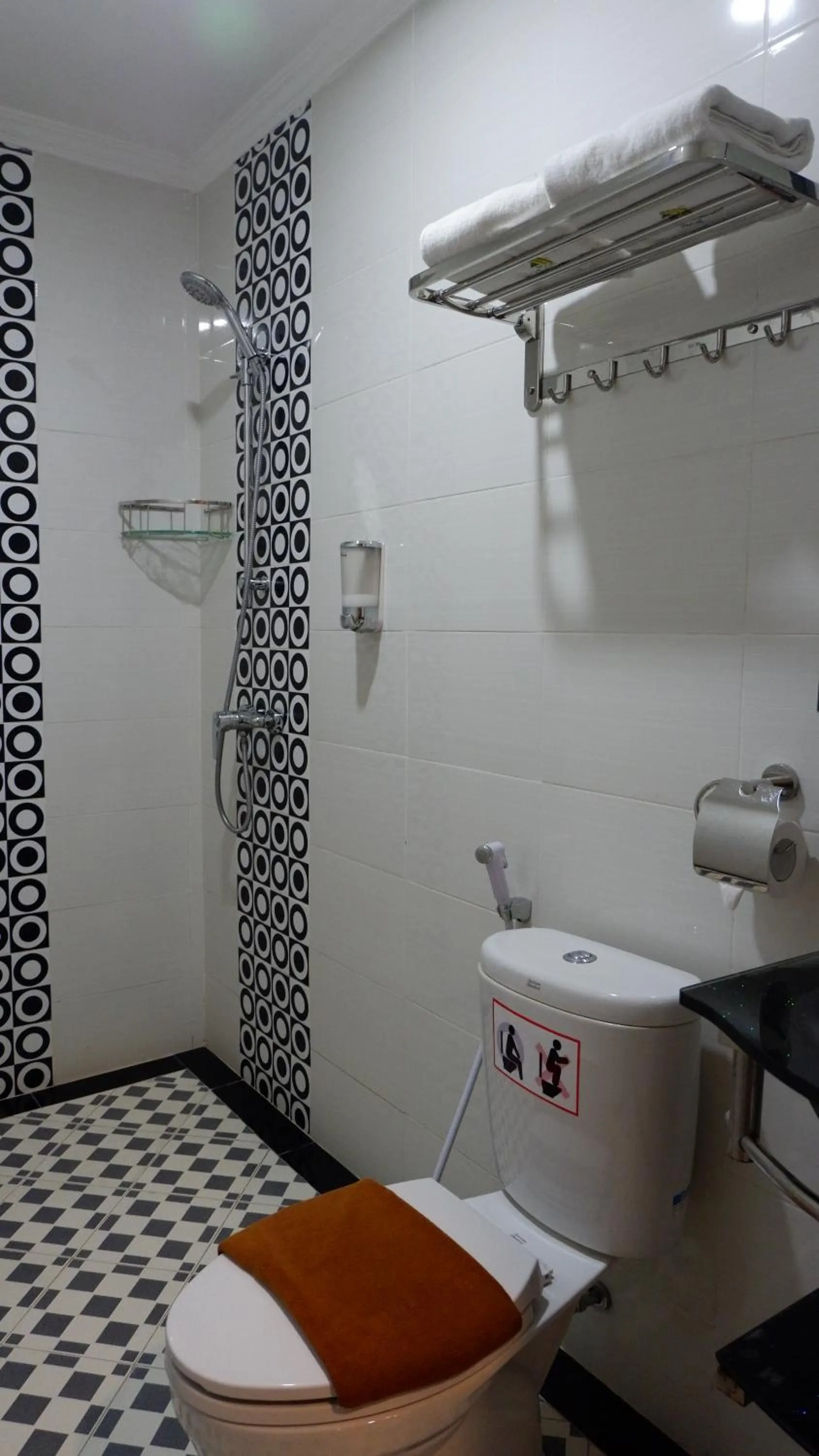 Shower in Puncak Budget Hotel