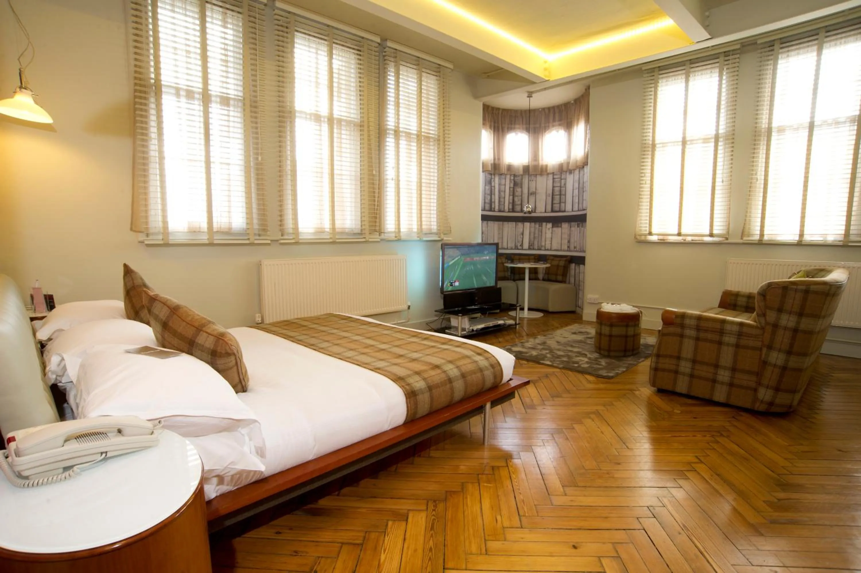 Photo of the whole room in Heathcote Hotel Manchester