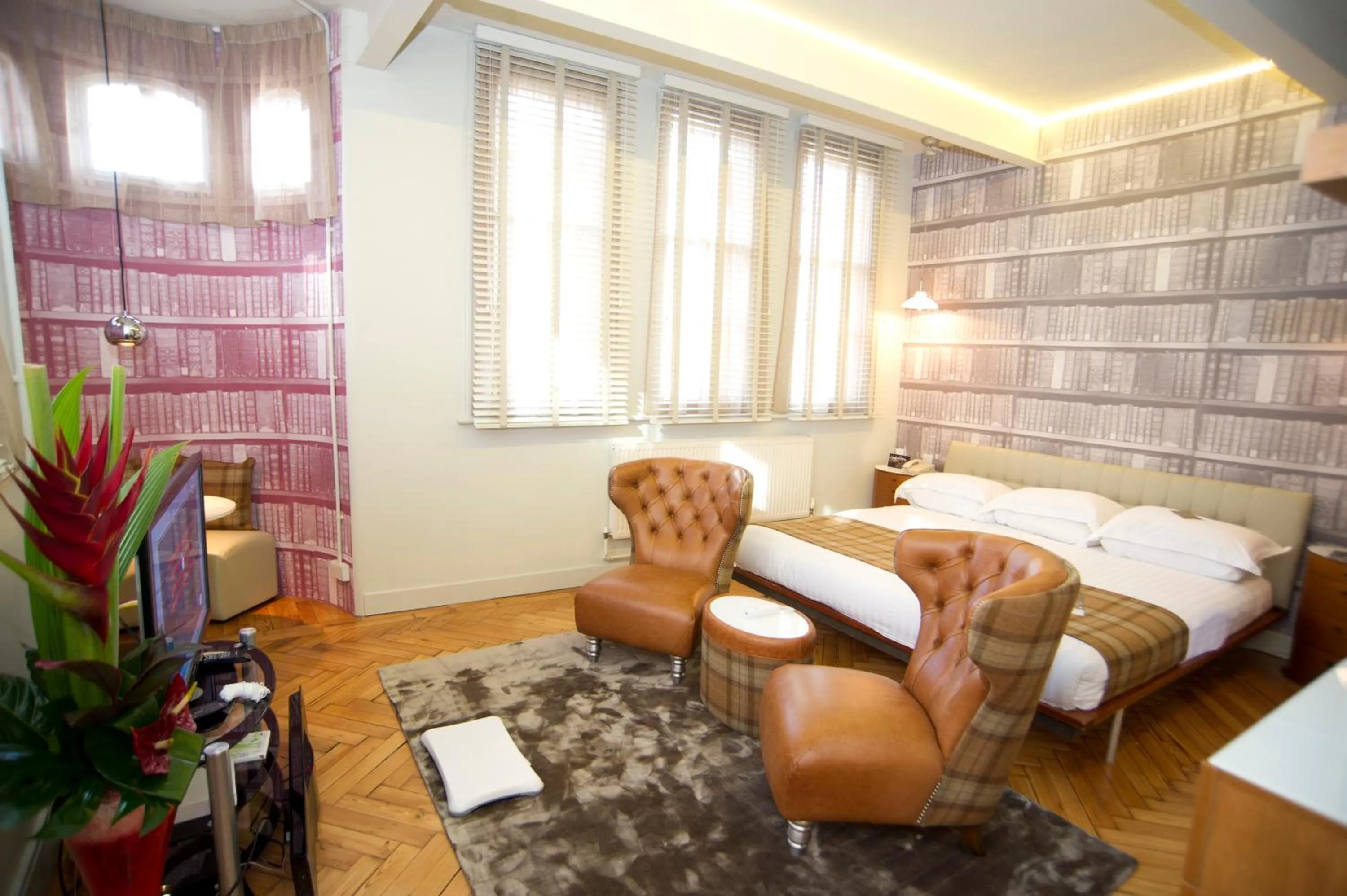 Photo of the whole room in Heathcote Hotel Manchester