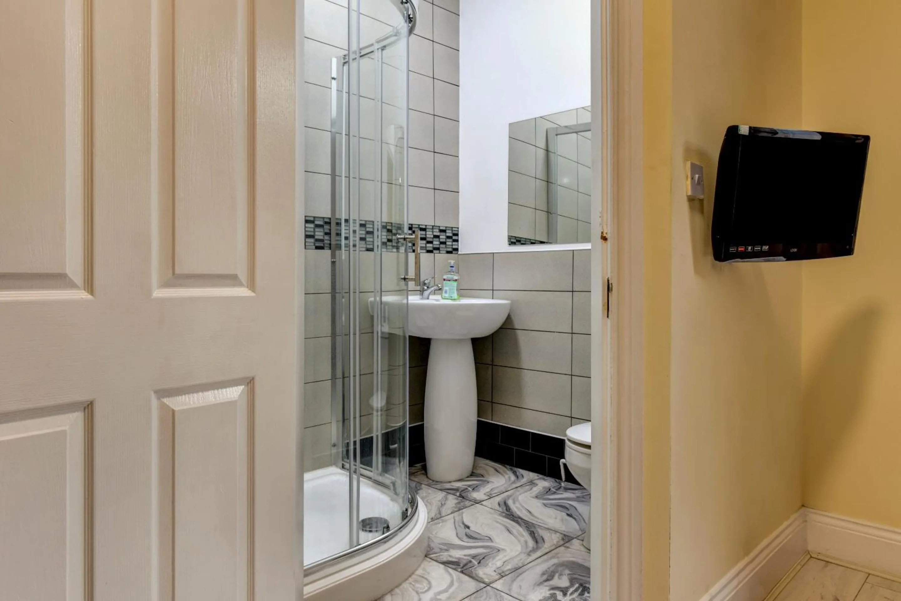 Bedroom in Empire Hotel