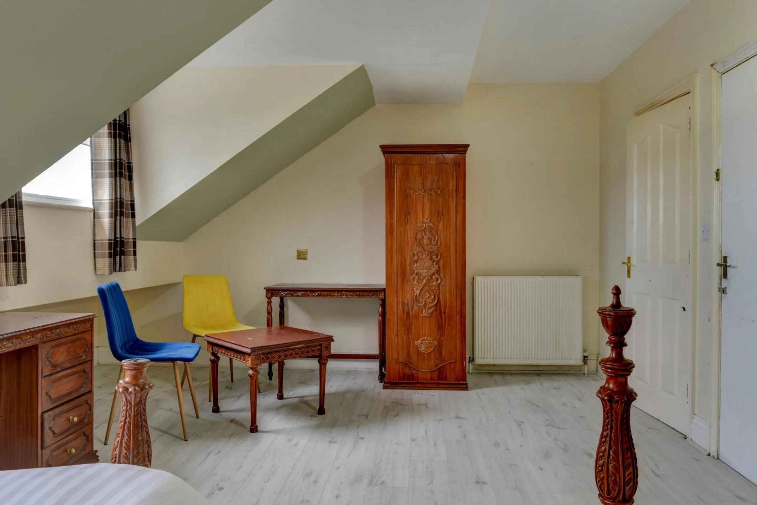 Bedroom in Empire Hotel