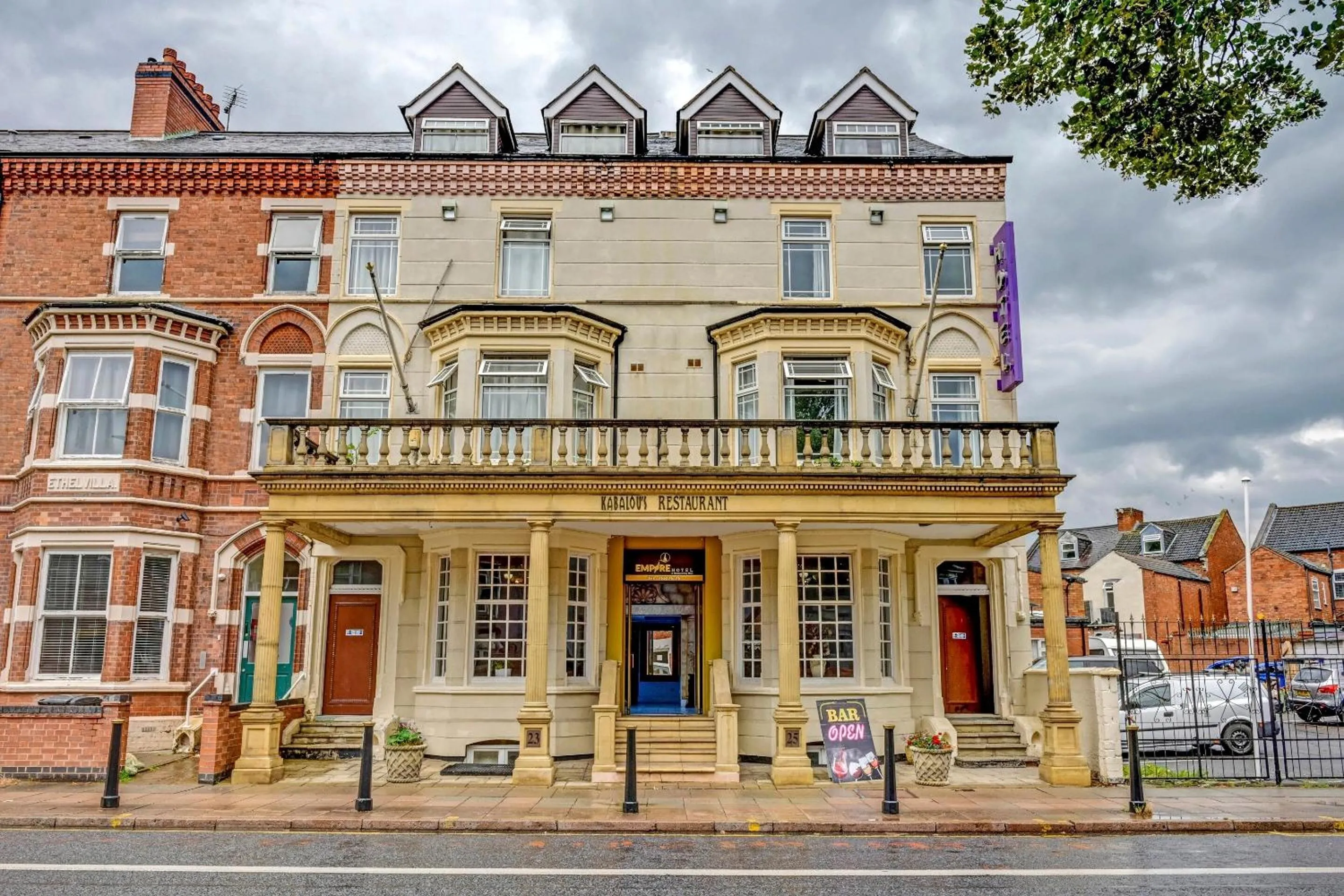 Facade/entrance in Empire Hotel