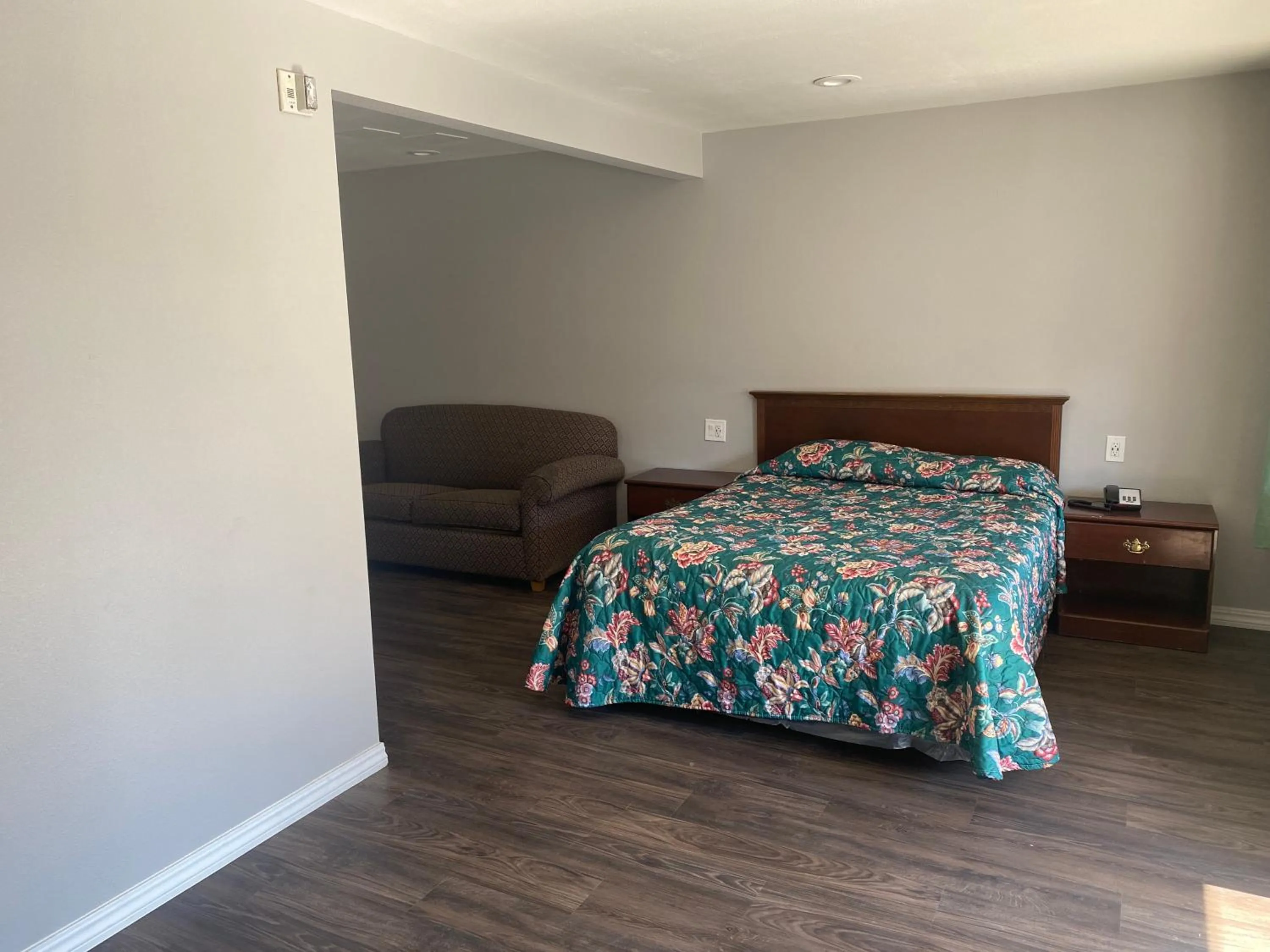 Bedroom, Bed in Sun Valley Inn