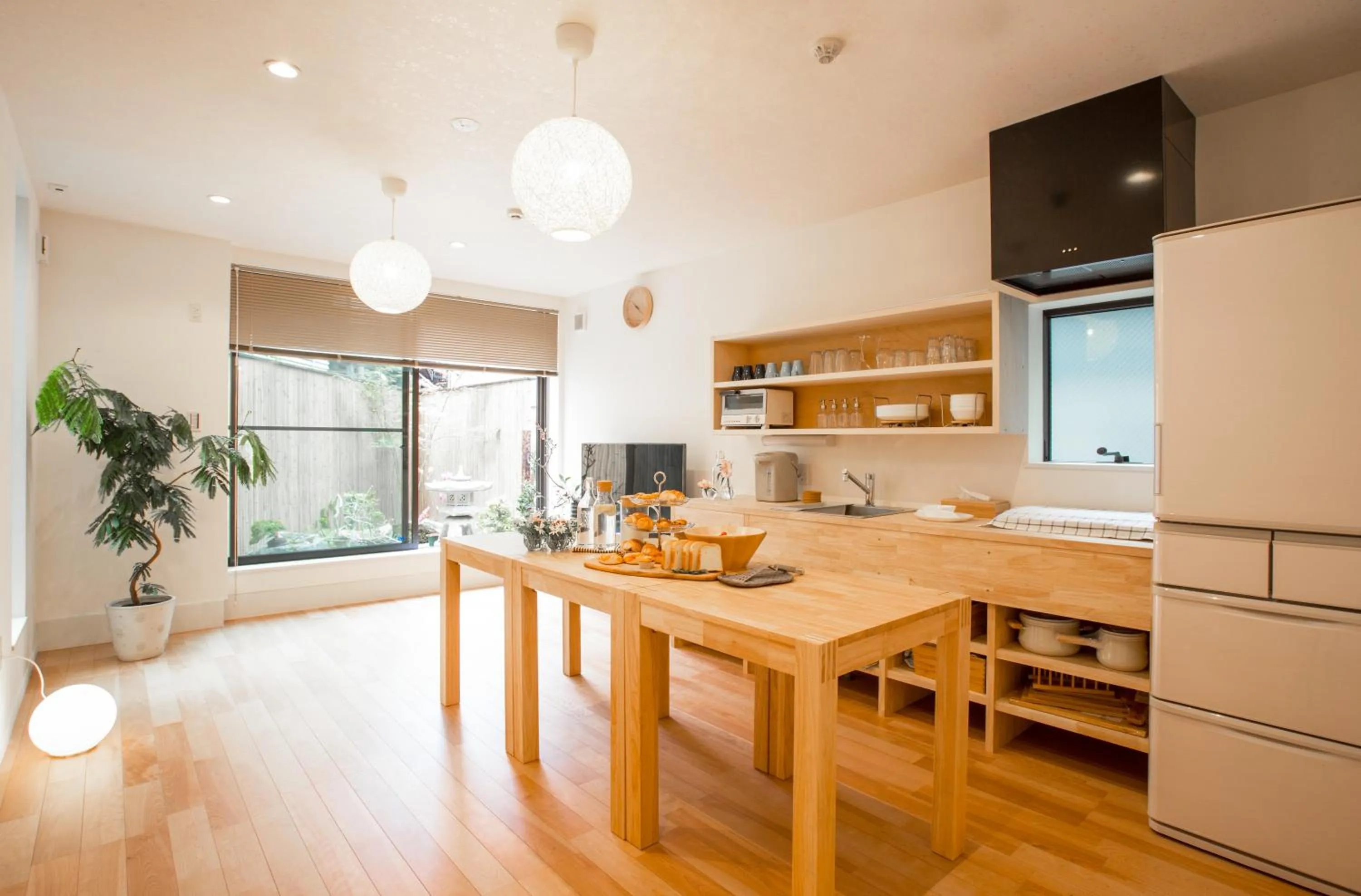 Communal lounge/ TV room in Mulan Hostel